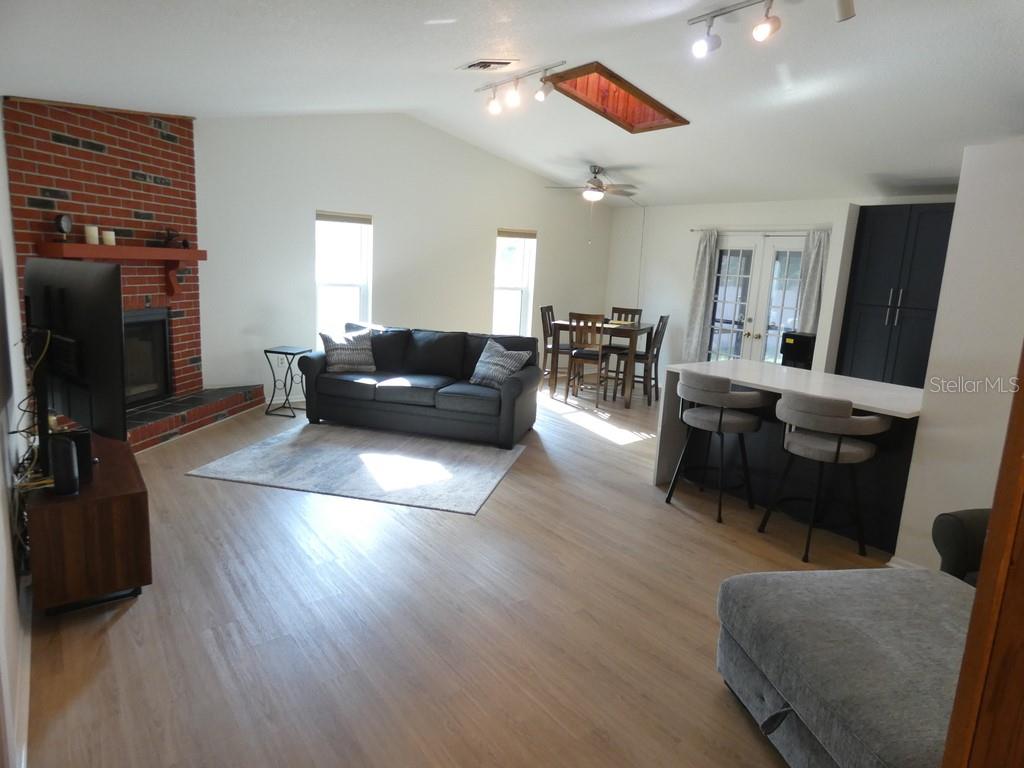 1368 NOELL BLVD — photo 2
