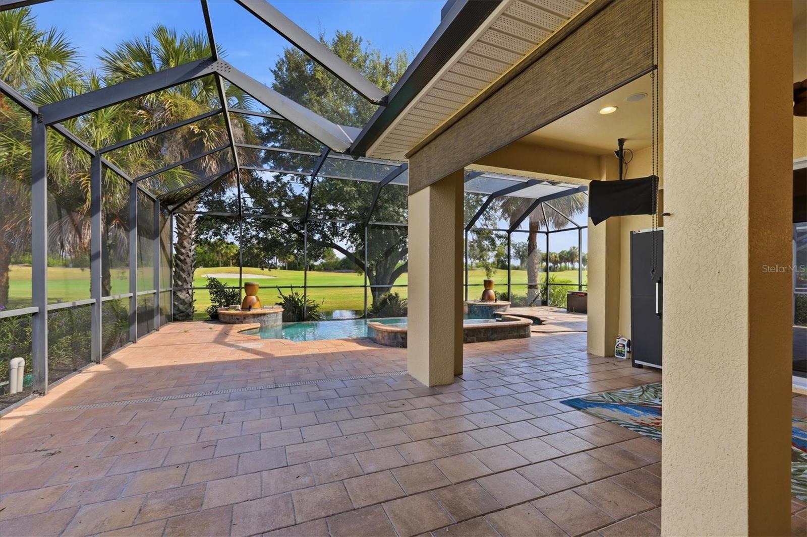 262 MONTELLUNA DR — photo 26