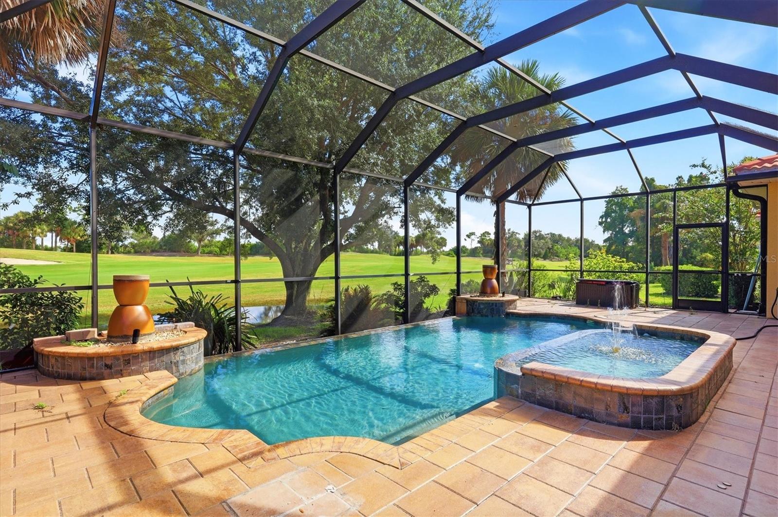 262 MONTELLUNA DR — photo 27
