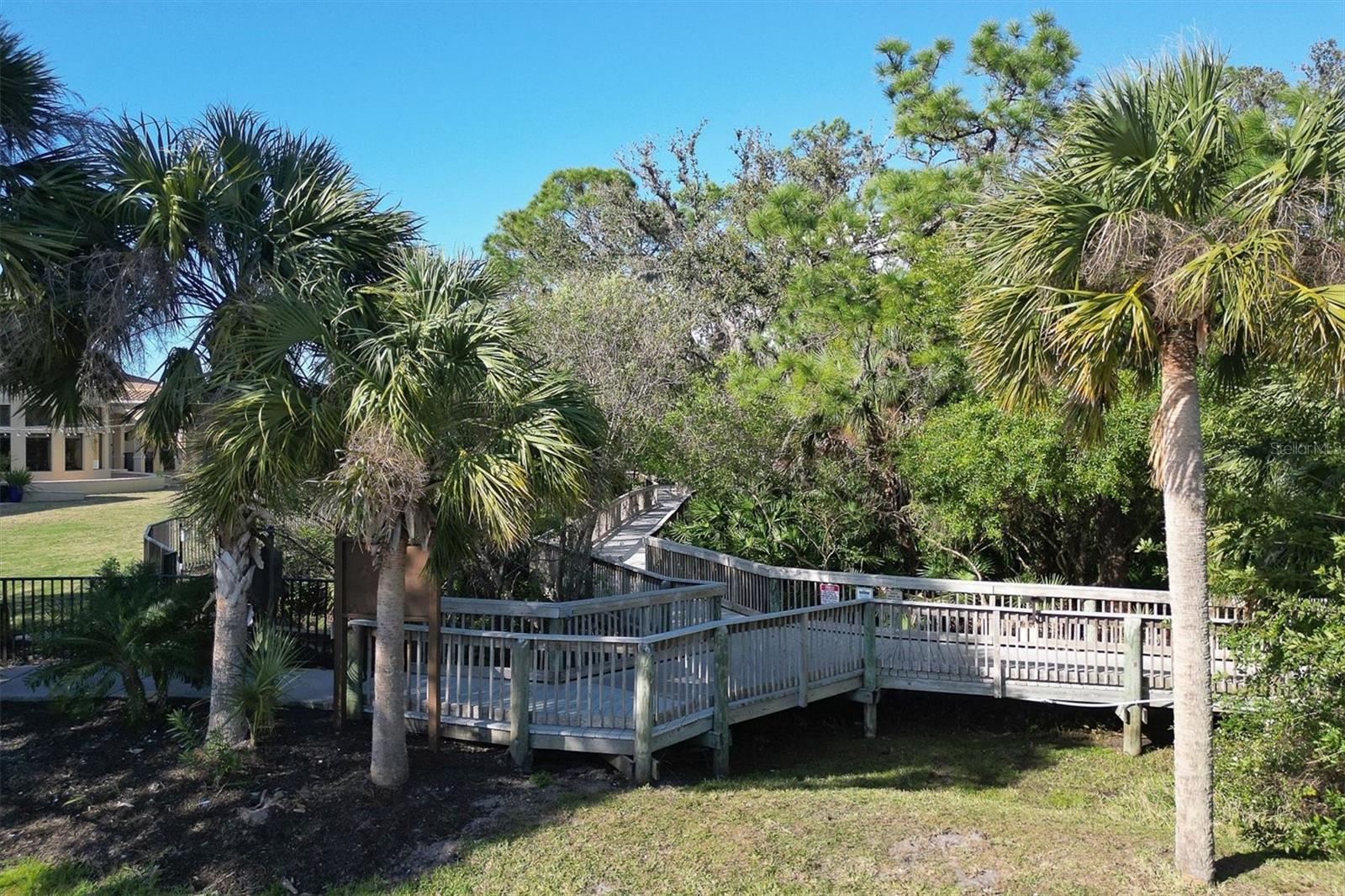 262 MONTELLUNA DR — photo 37