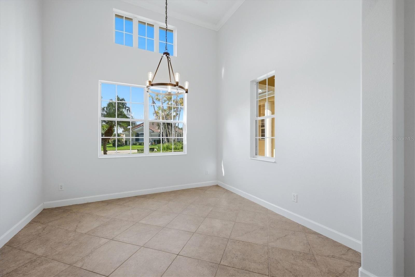 262 MONTELLUNA DR — photo 8