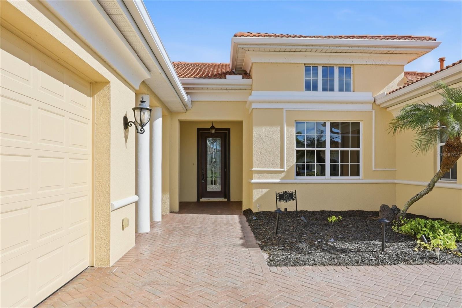 262 MONTELLUNA DR — photo 3