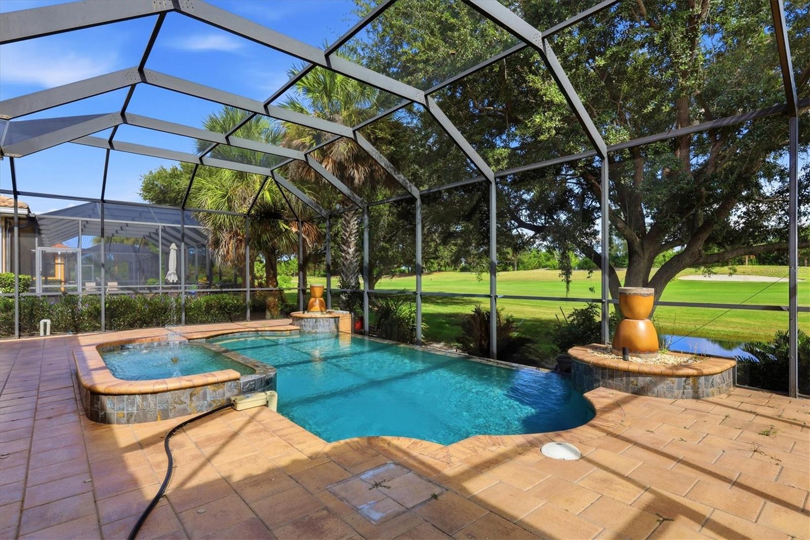262 MONTELLUNA DR — photo 29