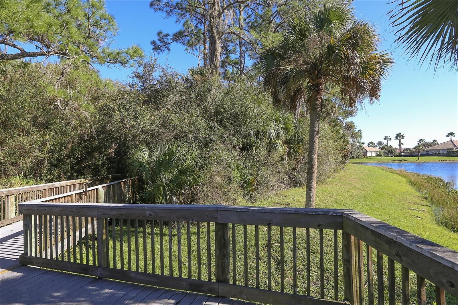 262 MONTELLUNA DR — photo 36