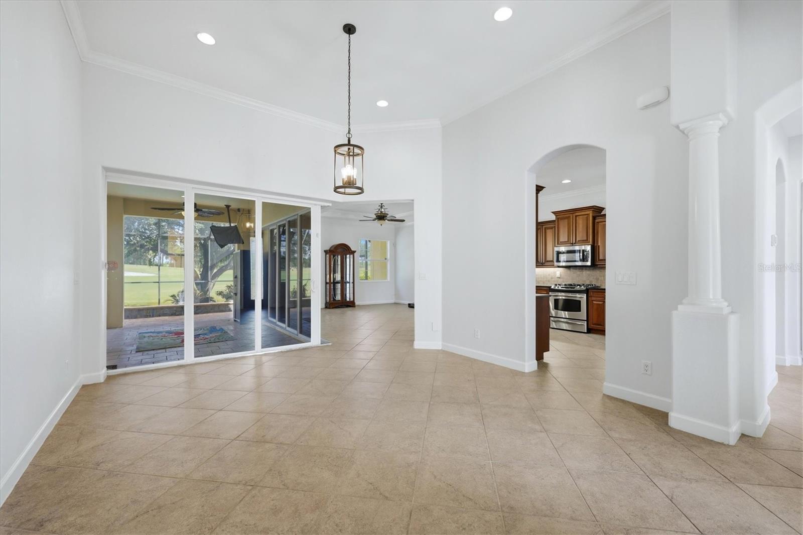 262 MONTELLUNA DR — photo 5