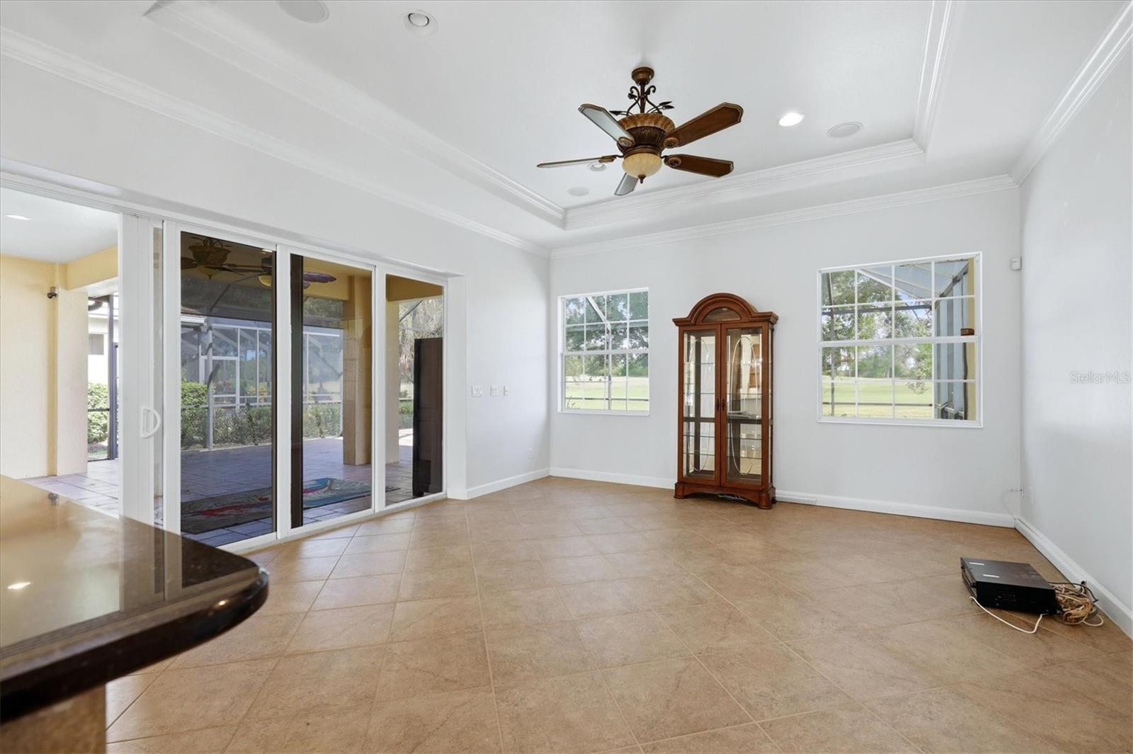 262 MONTELLUNA DR — photo 10