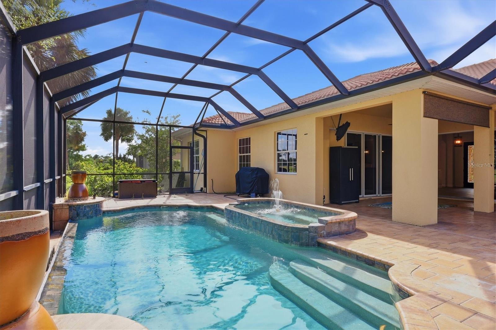 262 MONTELLUNA DR — photo 28