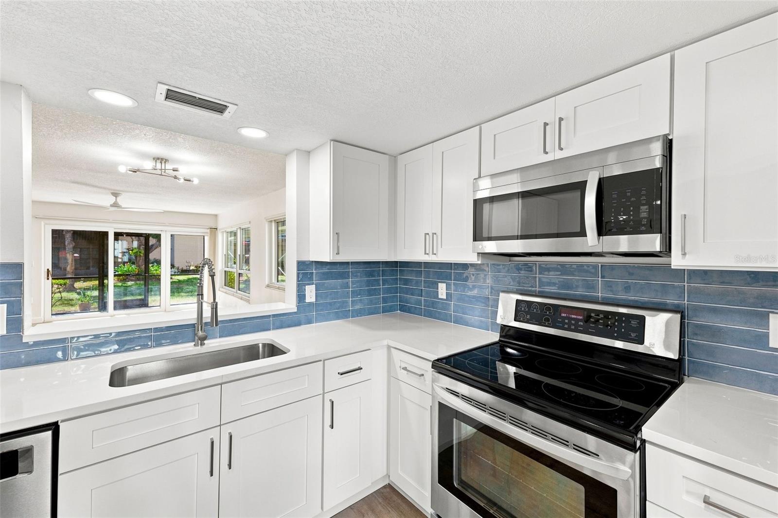 700 STARKEY RD #311 — photo 4