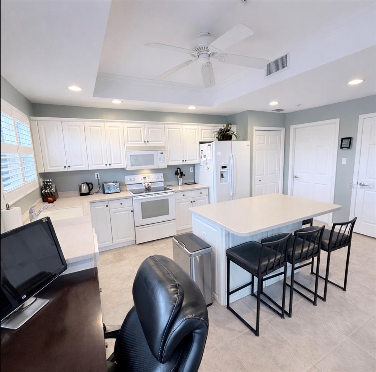6318 GRAND OAK CIR #201 — photo 23