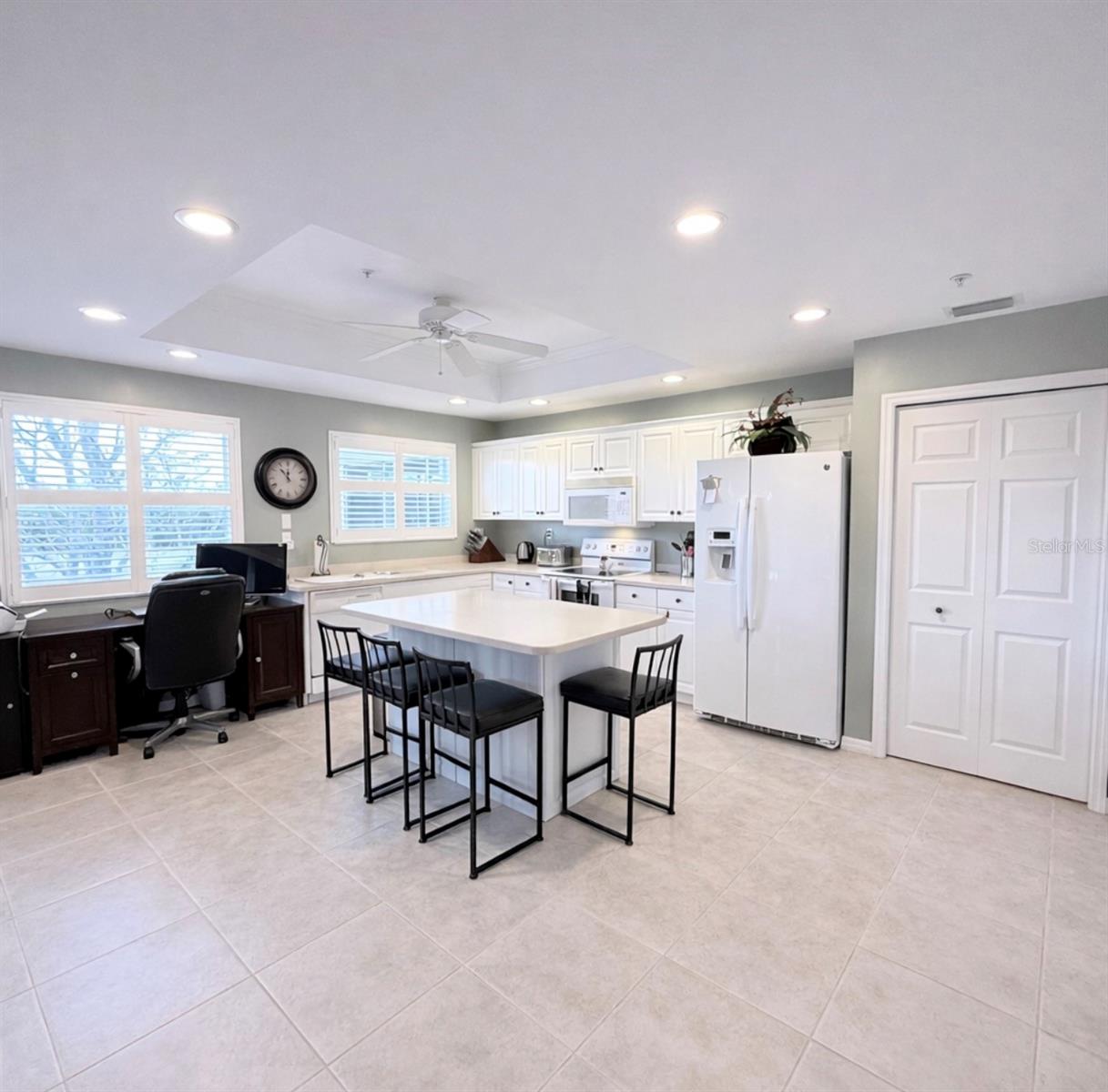 6318 GRAND OAK CIR #201 — photo 22