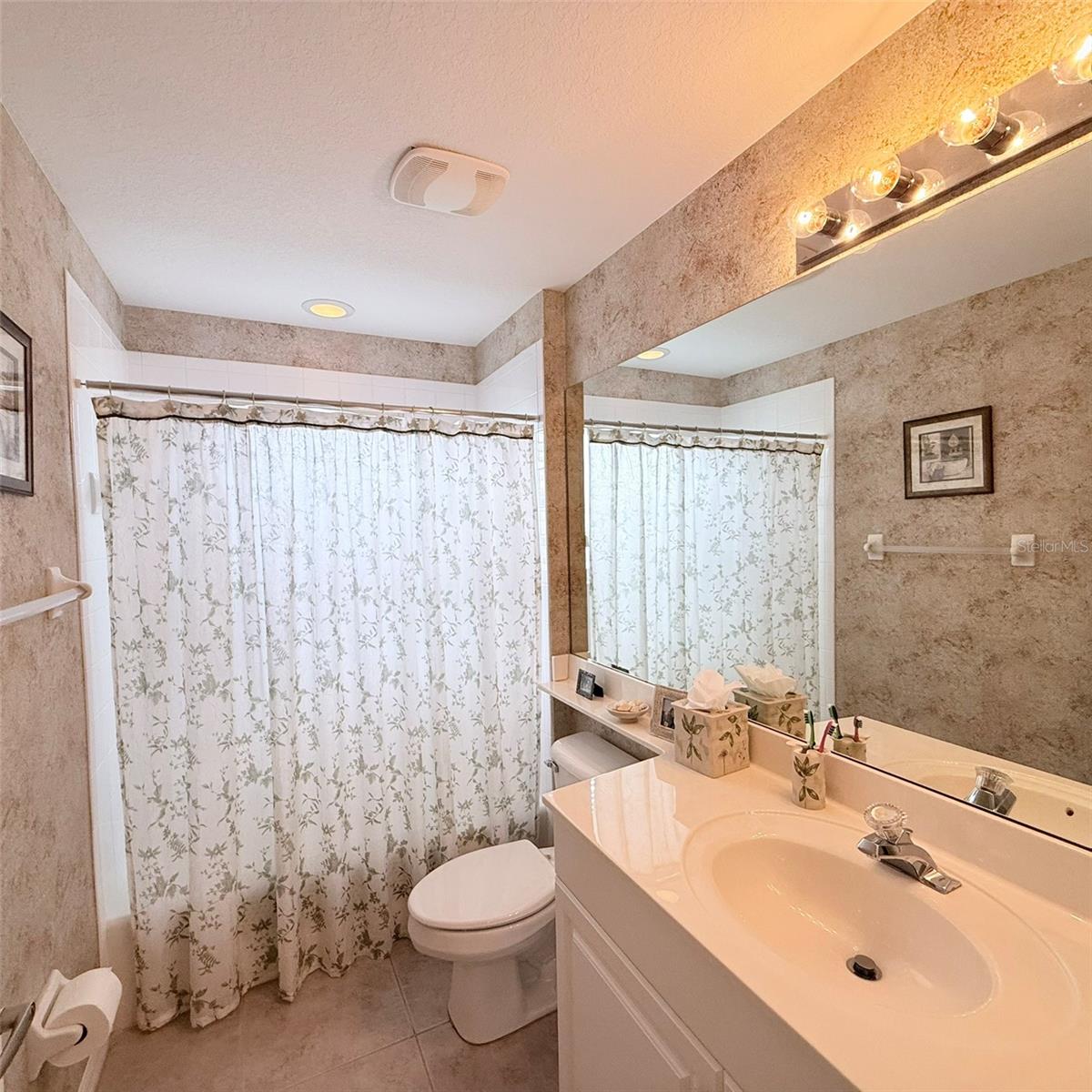 6318 GRAND OAK CIR #201 — photo 40