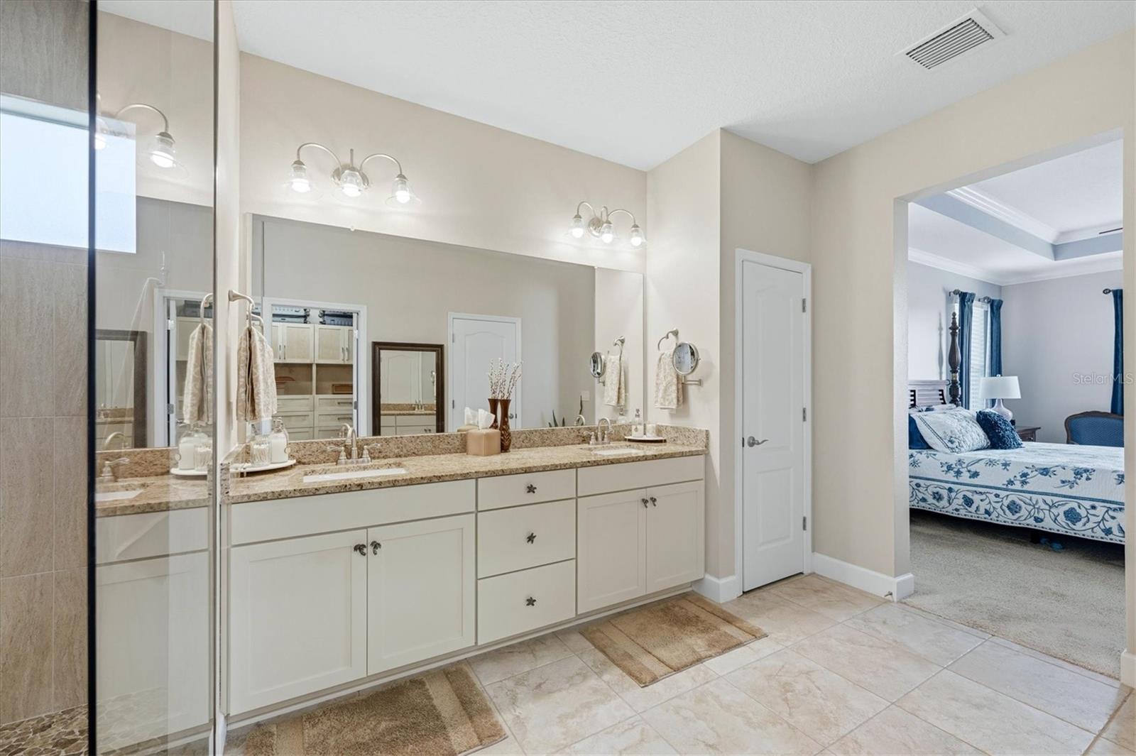 5209 LAKE VENICE DR — photo 28