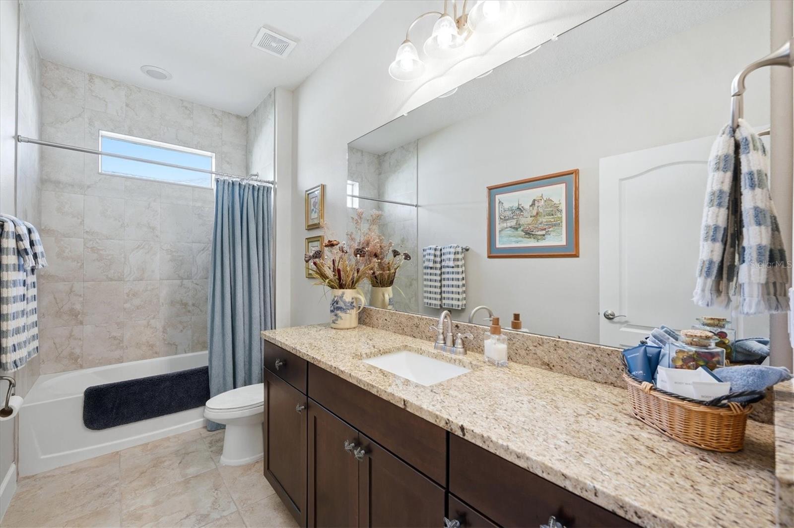 5209 LAKE VENICE DR — photo 32