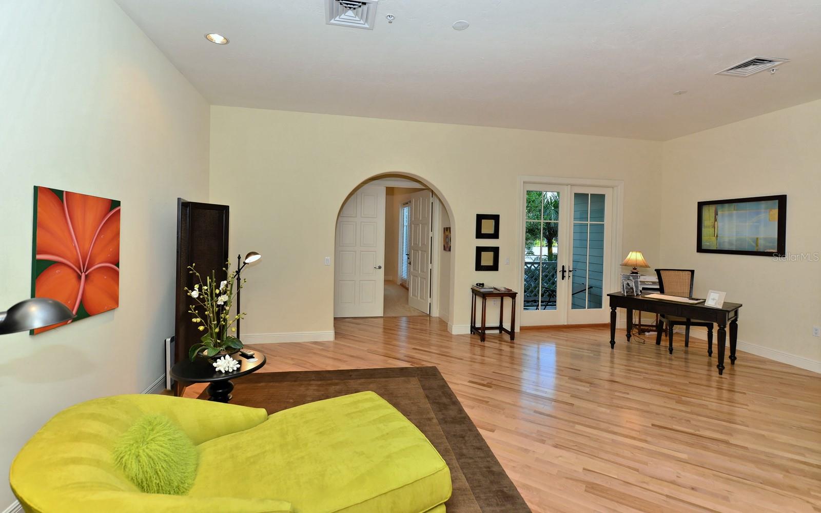 1080 SEAGROVE LN #CH2 — photo 21