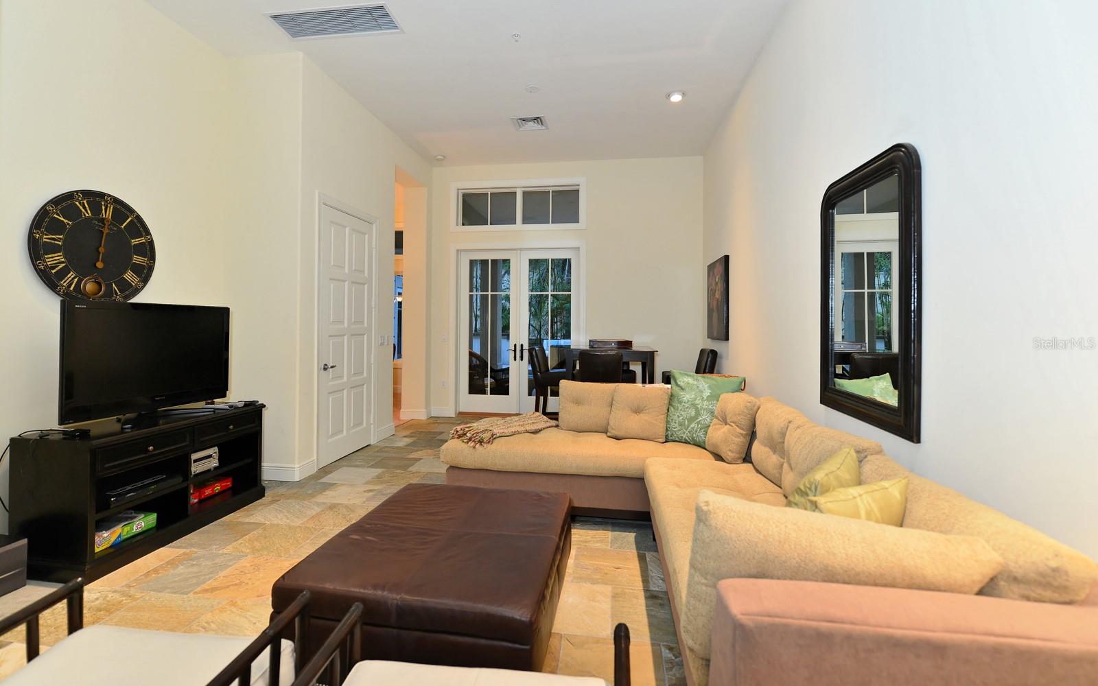 1080 SEAGROVE LN #CH2 — photo 10