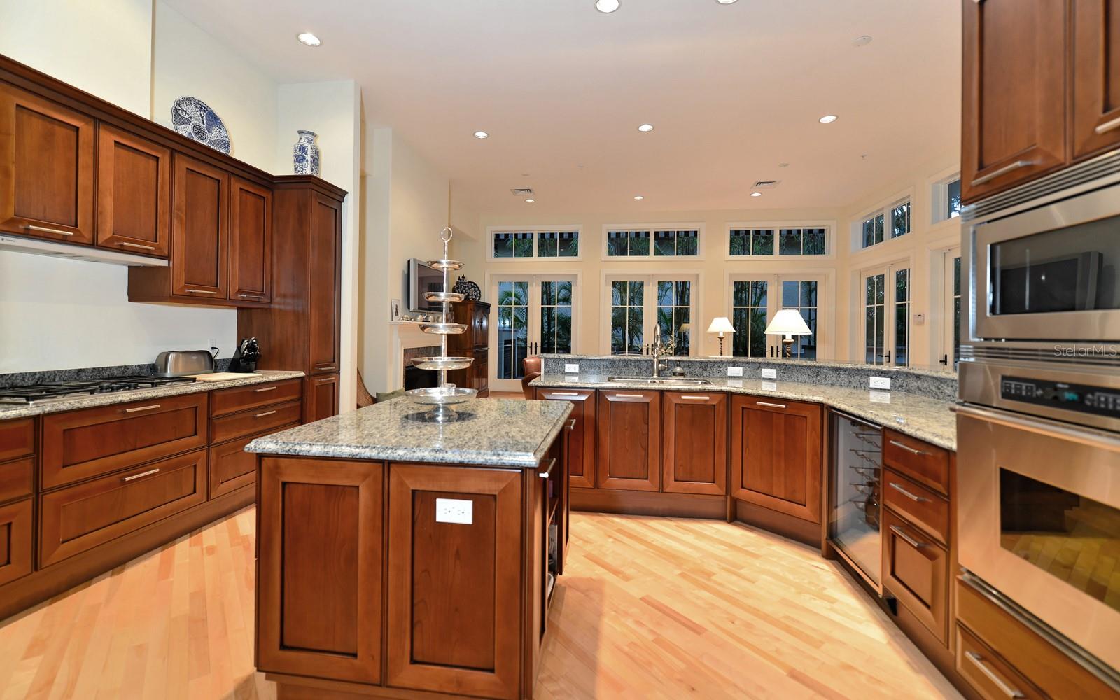 1080 SEAGROVE LN #CH2 — photo 18