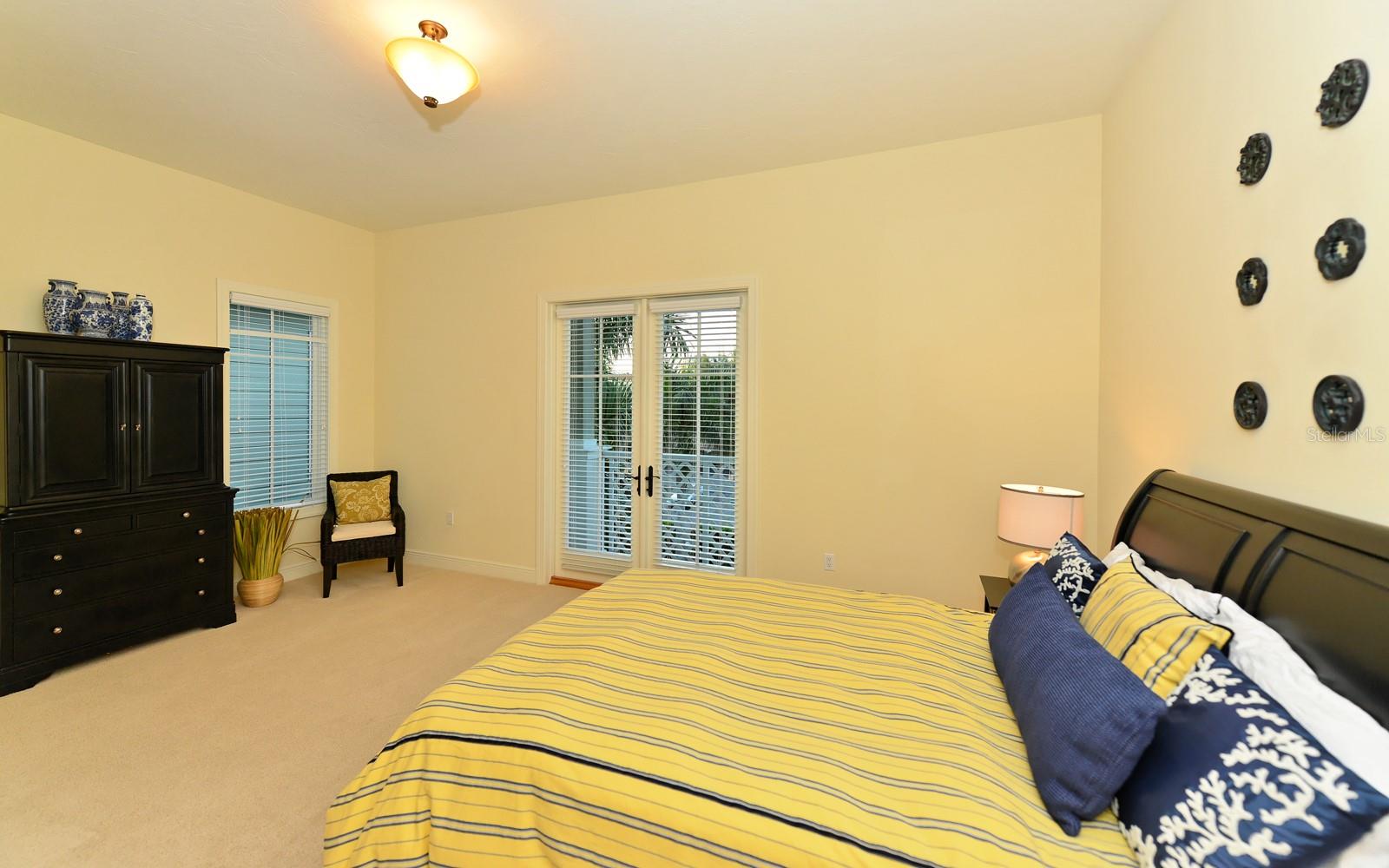 1080 SEAGROVE LN #CH2 — photo 35