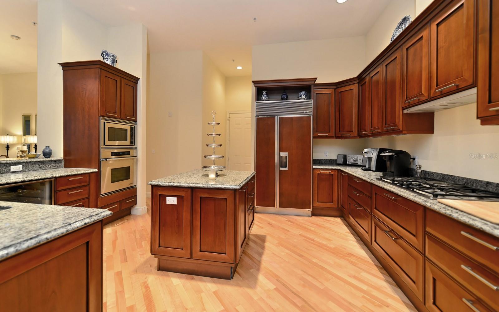 1080 SEAGROVE LN #CH2 — photo 17