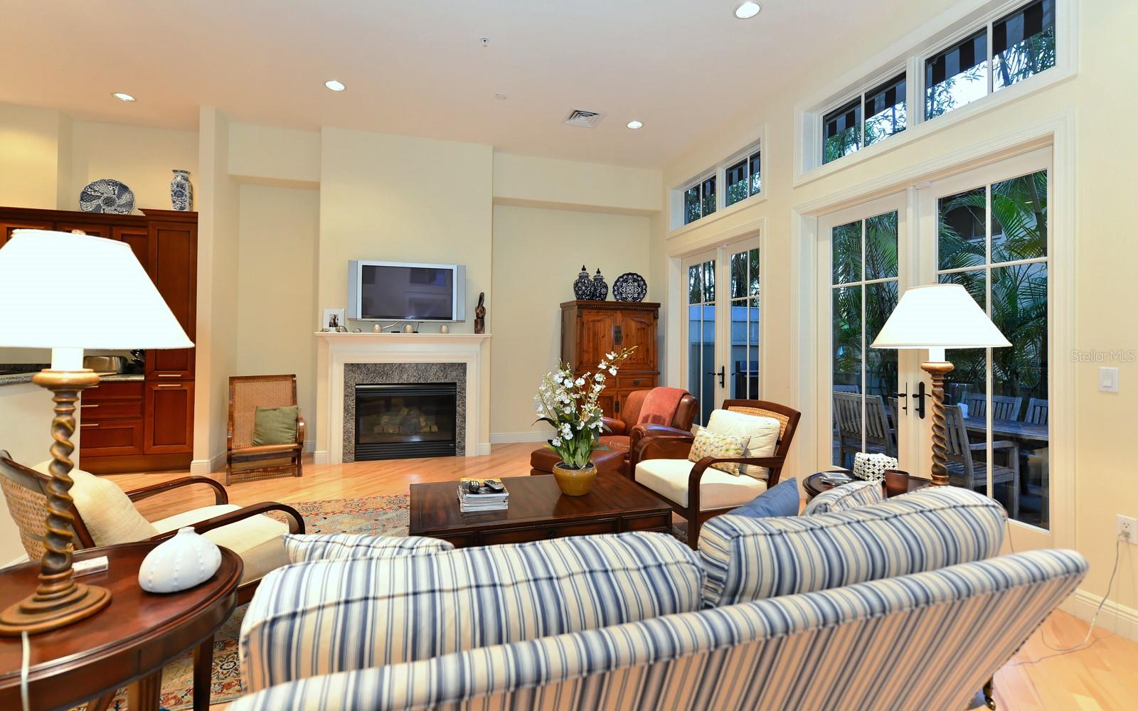1080 SEAGROVE LN #CH2 — photo 8