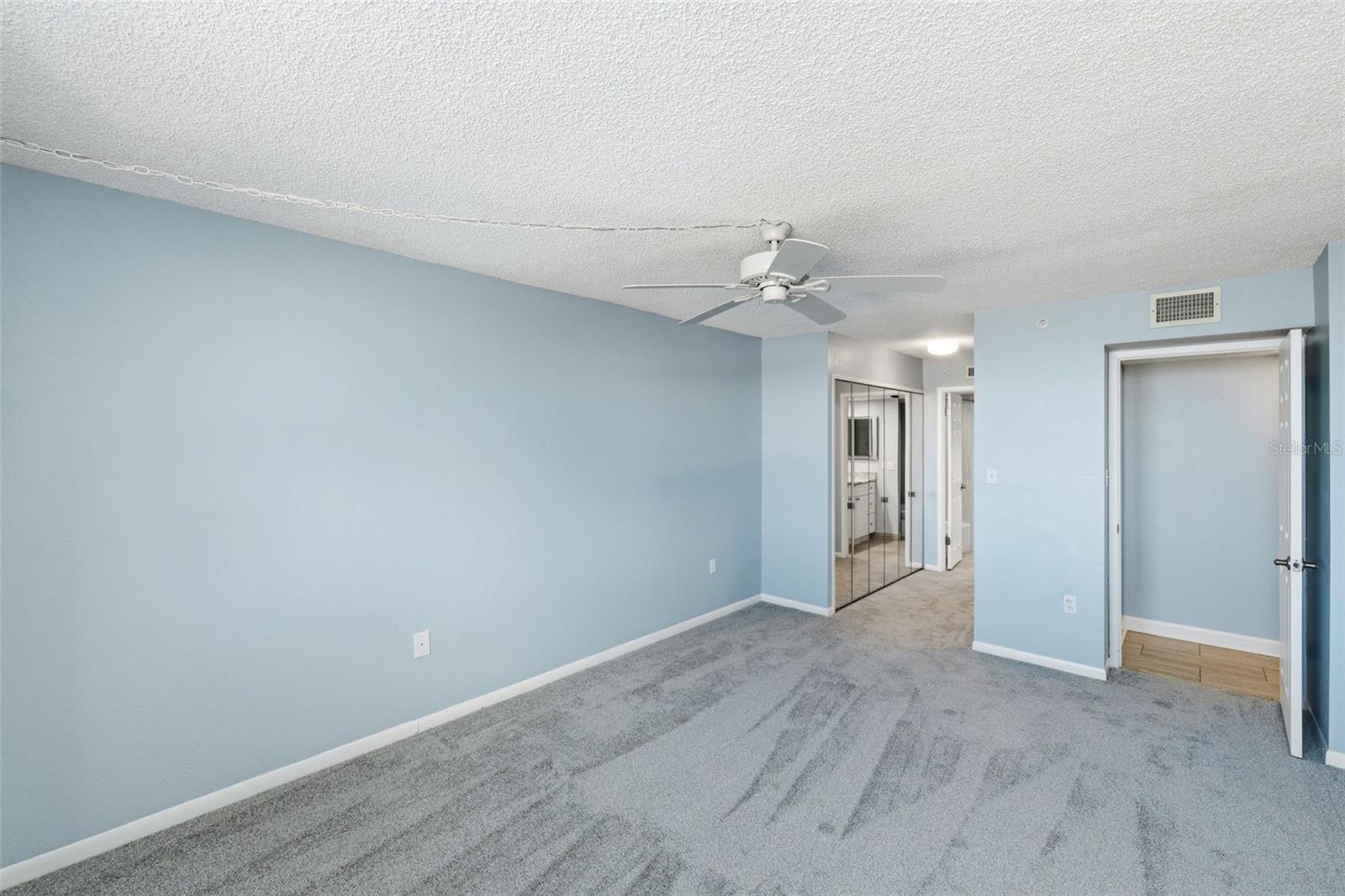 400 ISLAND WAY #805 — photo 20