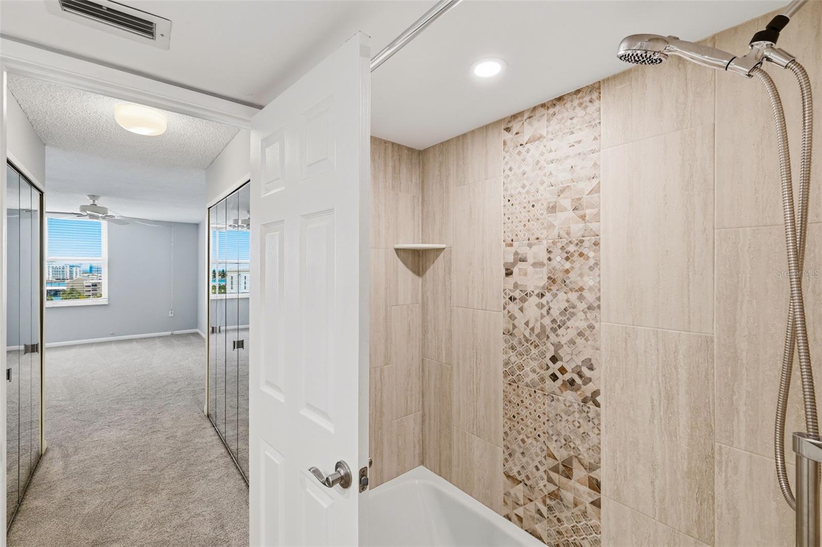 400 ISLAND WAY #805 — photo 24