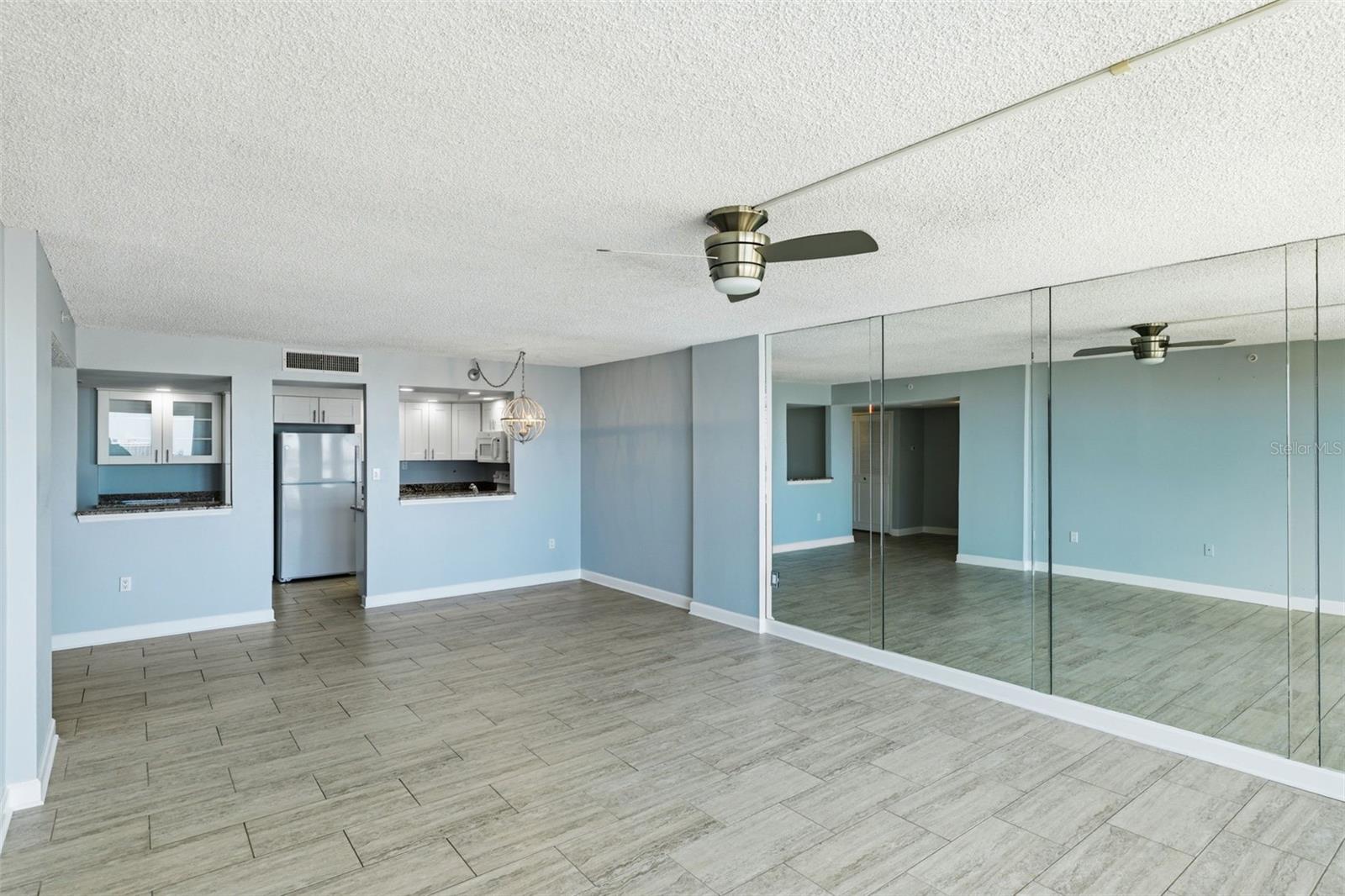 400 ISLAND WAY #805 — photo 8