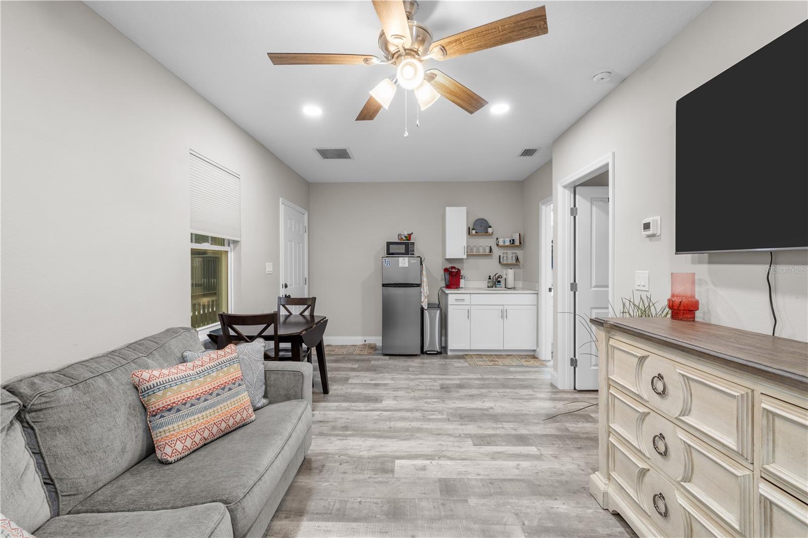 4134 N NEBRASKA AVE — photo 56