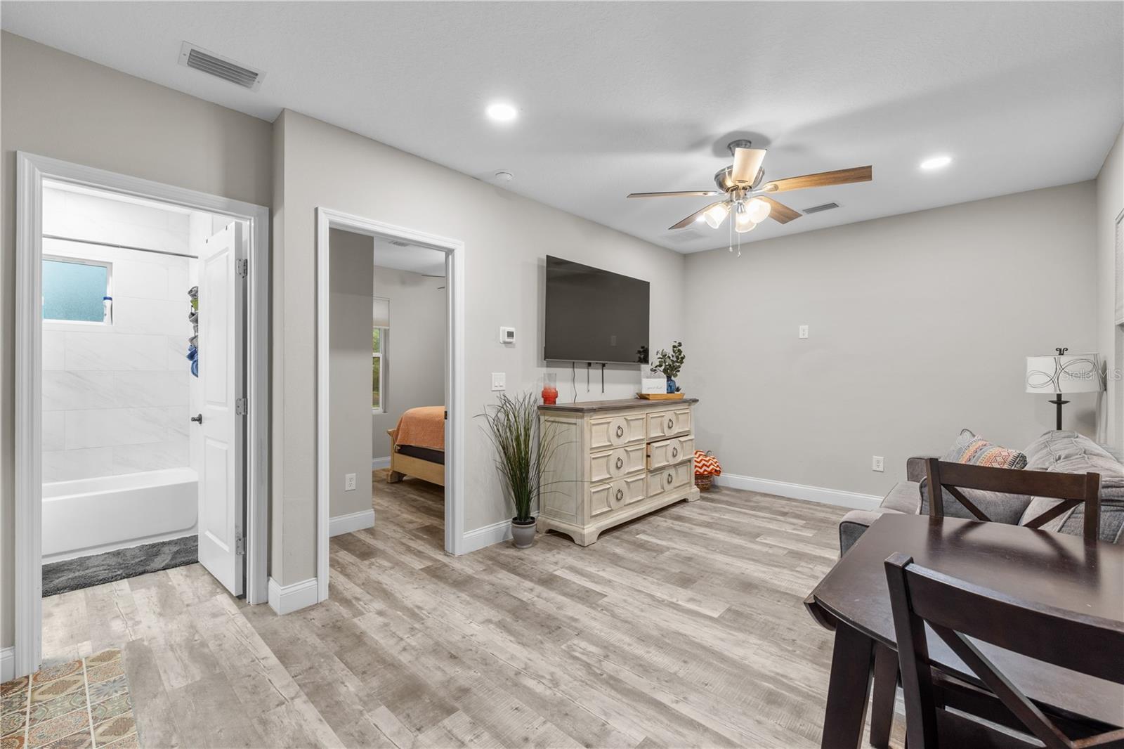 4134 N NEBRASKA AVE — photo 55