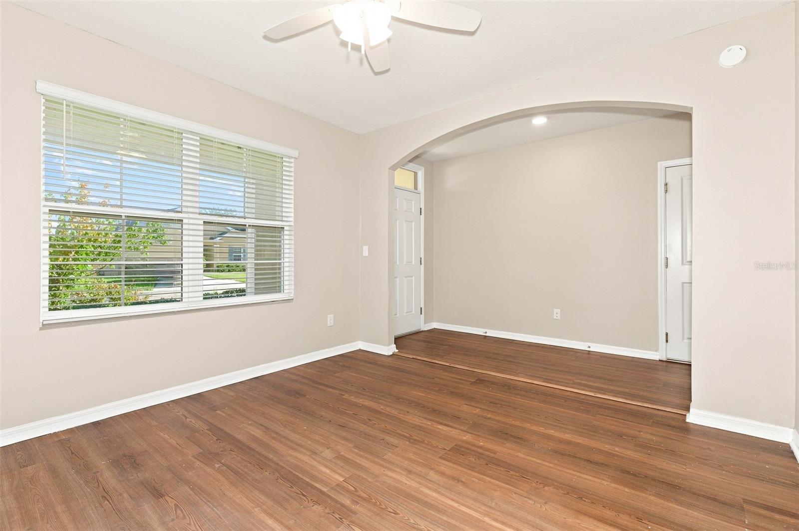36205 JENNY LYNNE CIR — photo 2