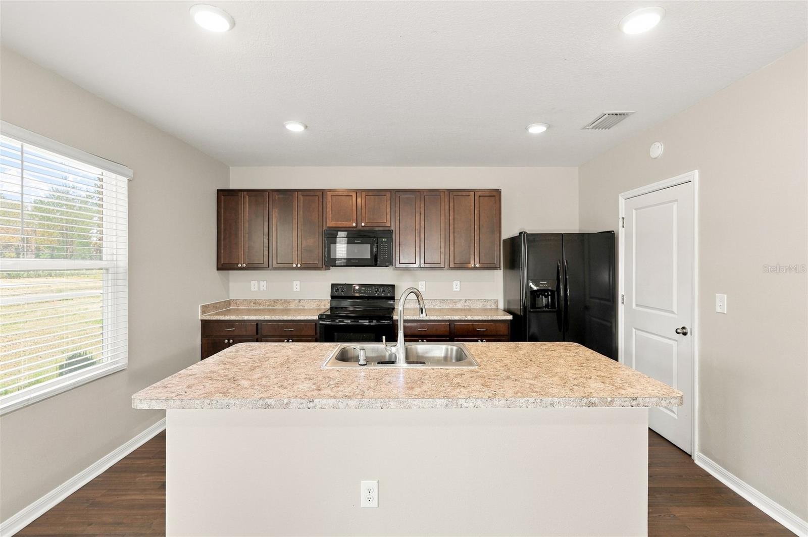 36205 JENNY LYNNE CIR — photo 4