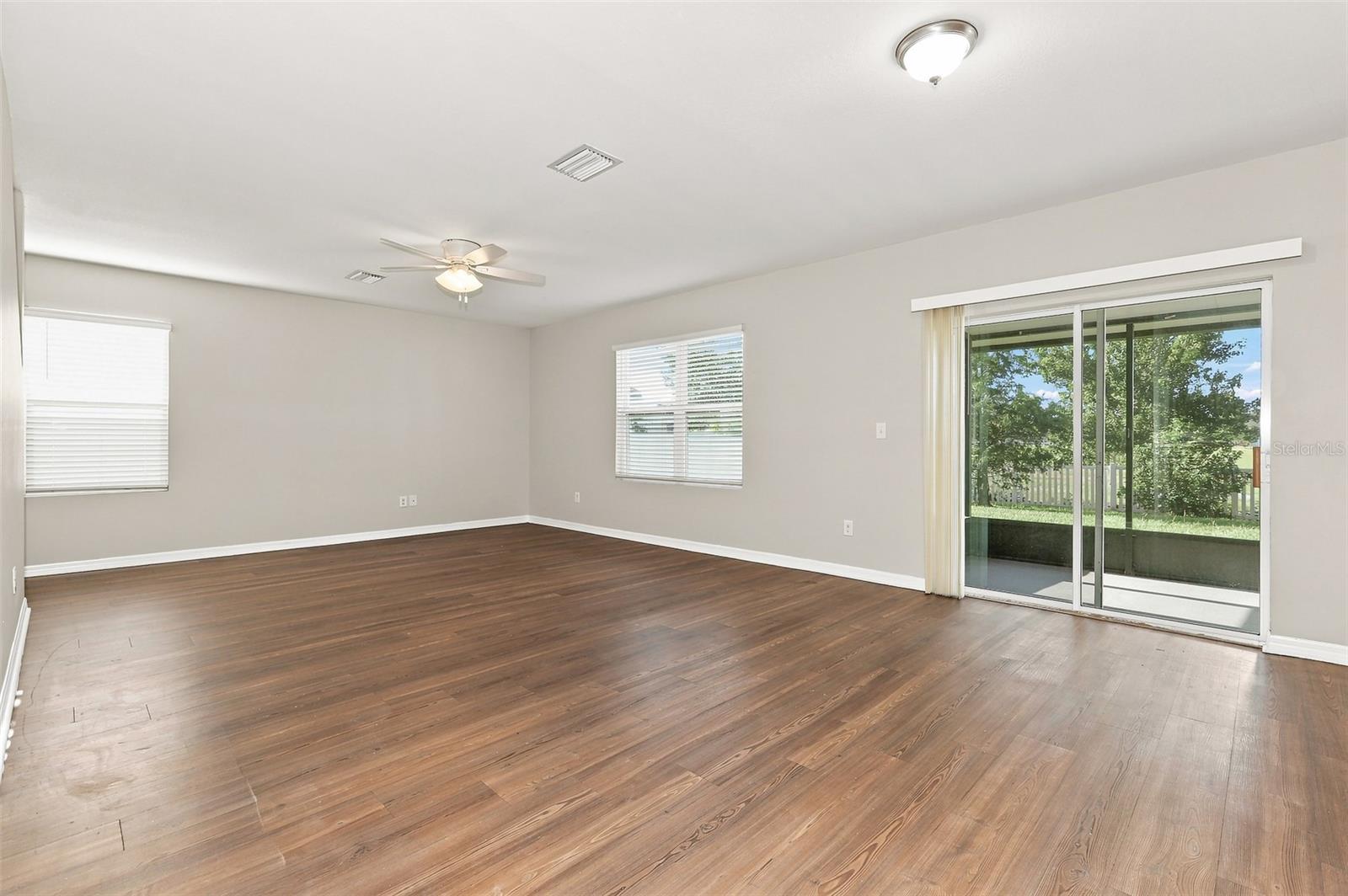 36205 JENNY LYNNE CIR — photo 3