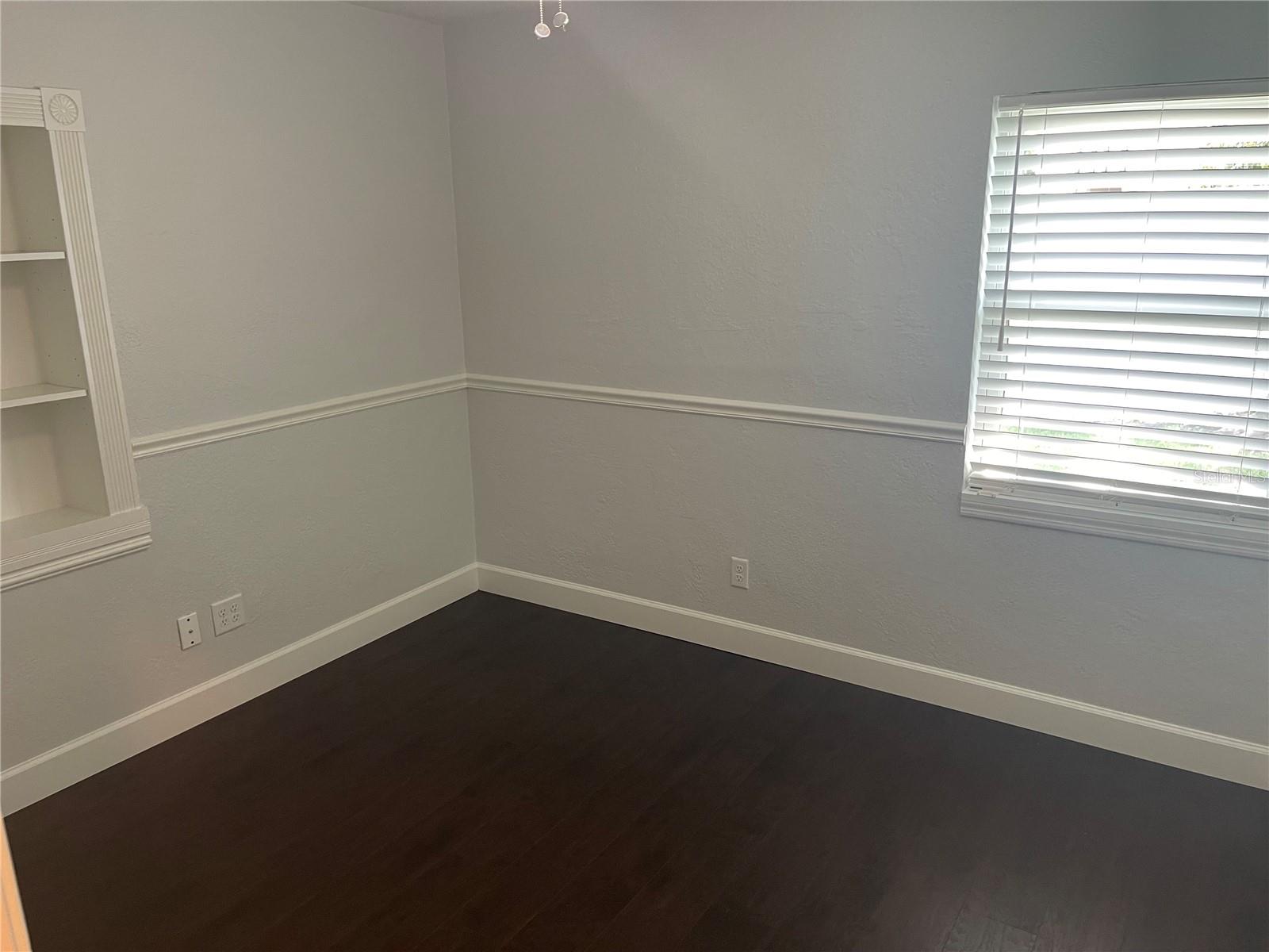 633 BOSPHOROUS AVE — photo 15