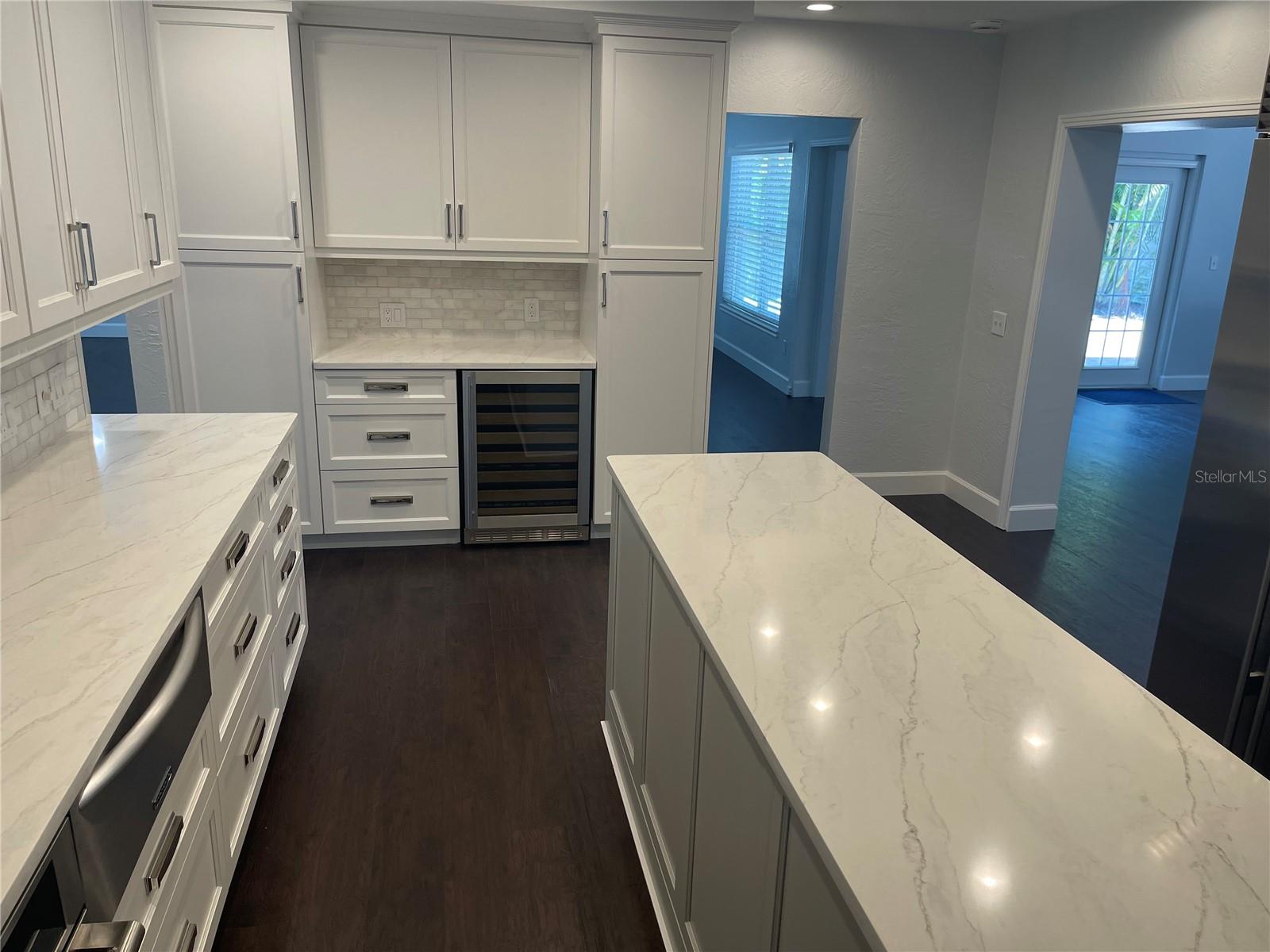 633 BOSPHOROUS AVE — photo 6