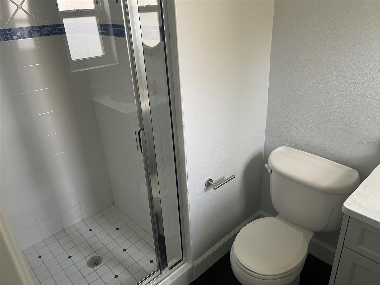 633 BOSPHOROUS AVE — photo 14