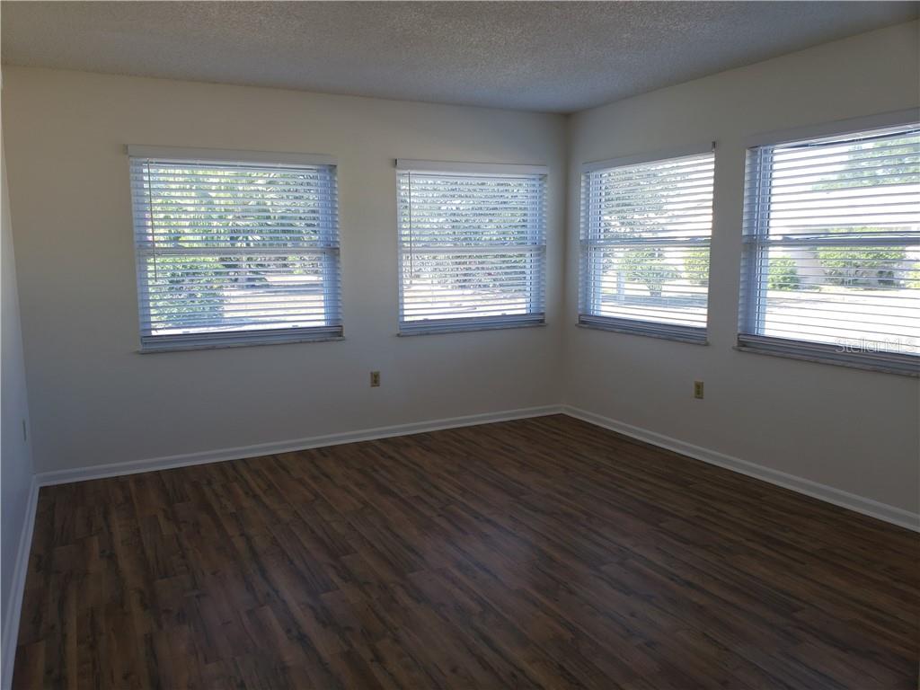 1212 FORDHAM DR — photo 9