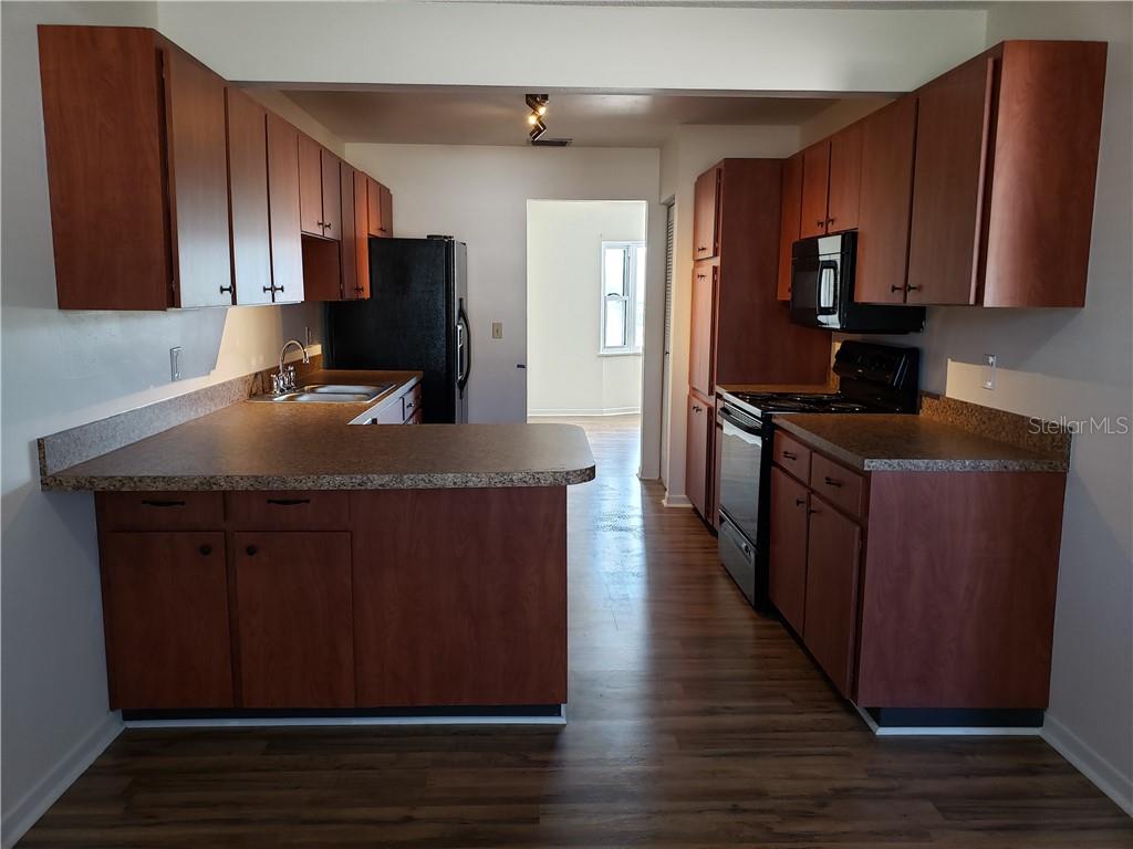 1212 FORDHAM DR — photo 7