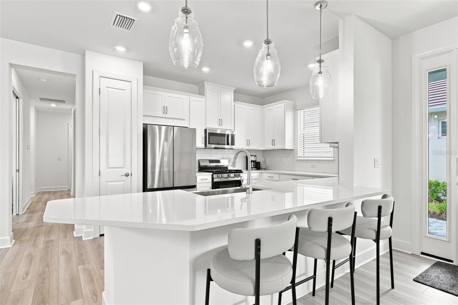 3165 ALBA CIR — photo 8