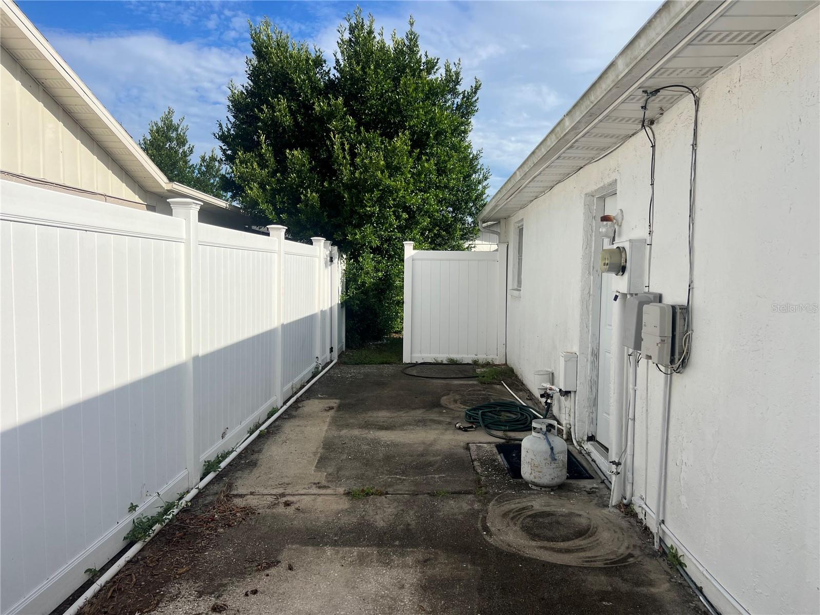 6211 MORAY AVE — photo 21