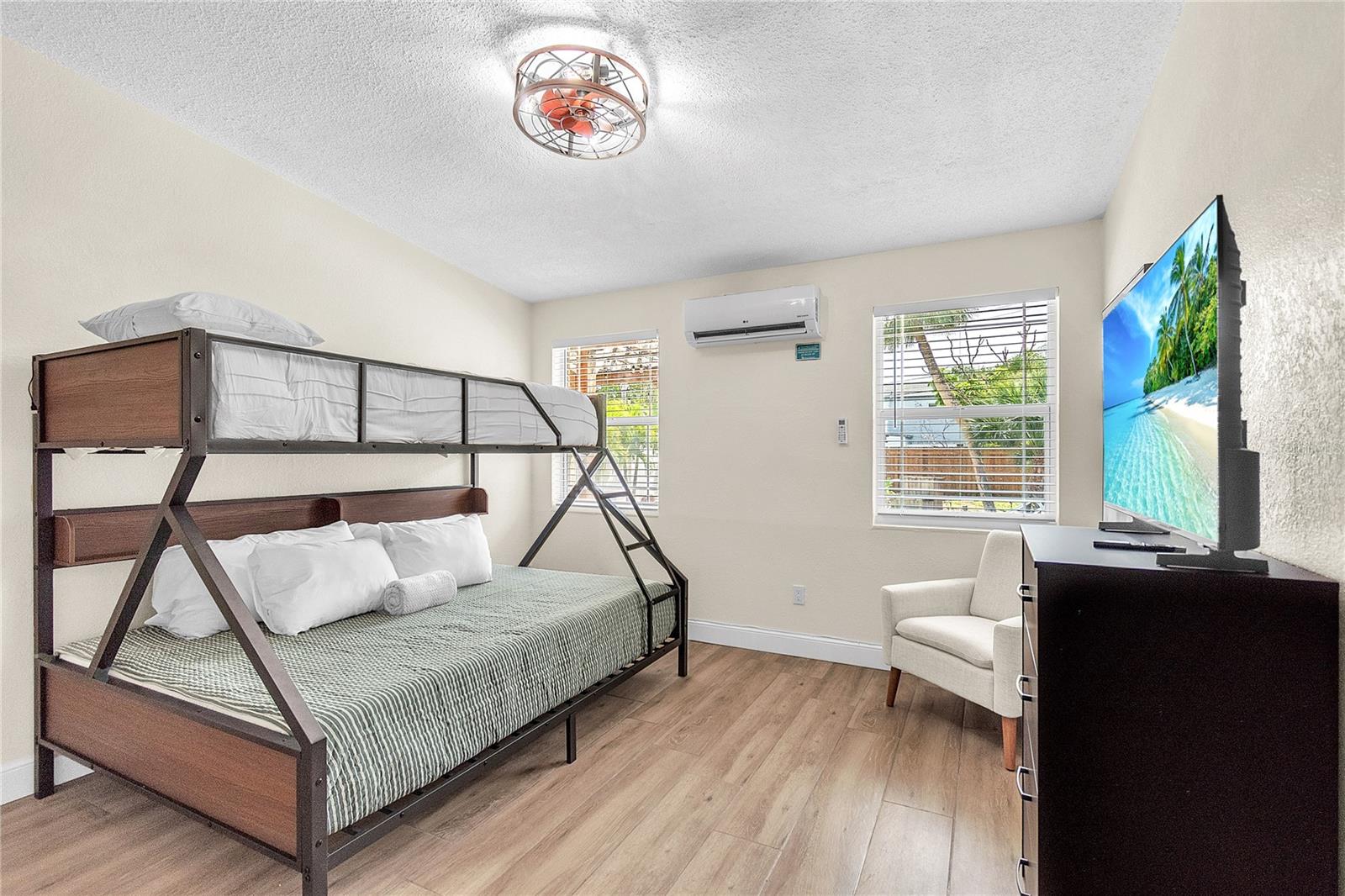 340 81ST AVE — photo 34