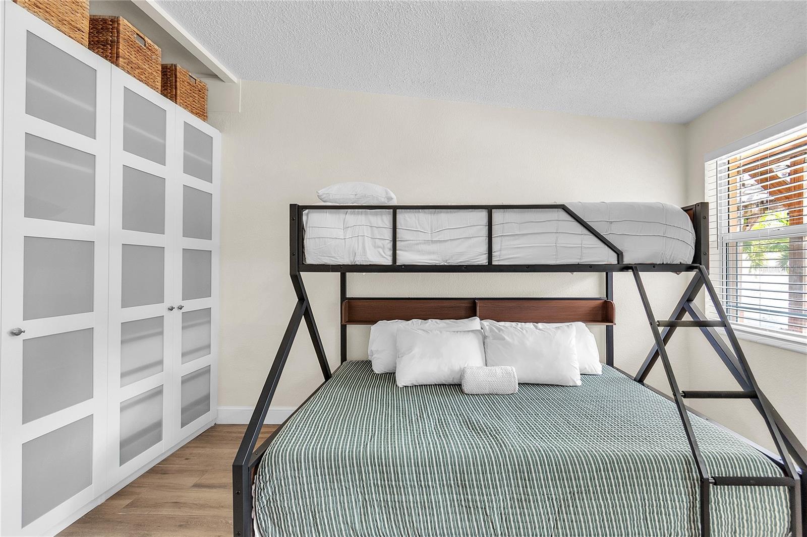 340 81ST AVE — photo 30