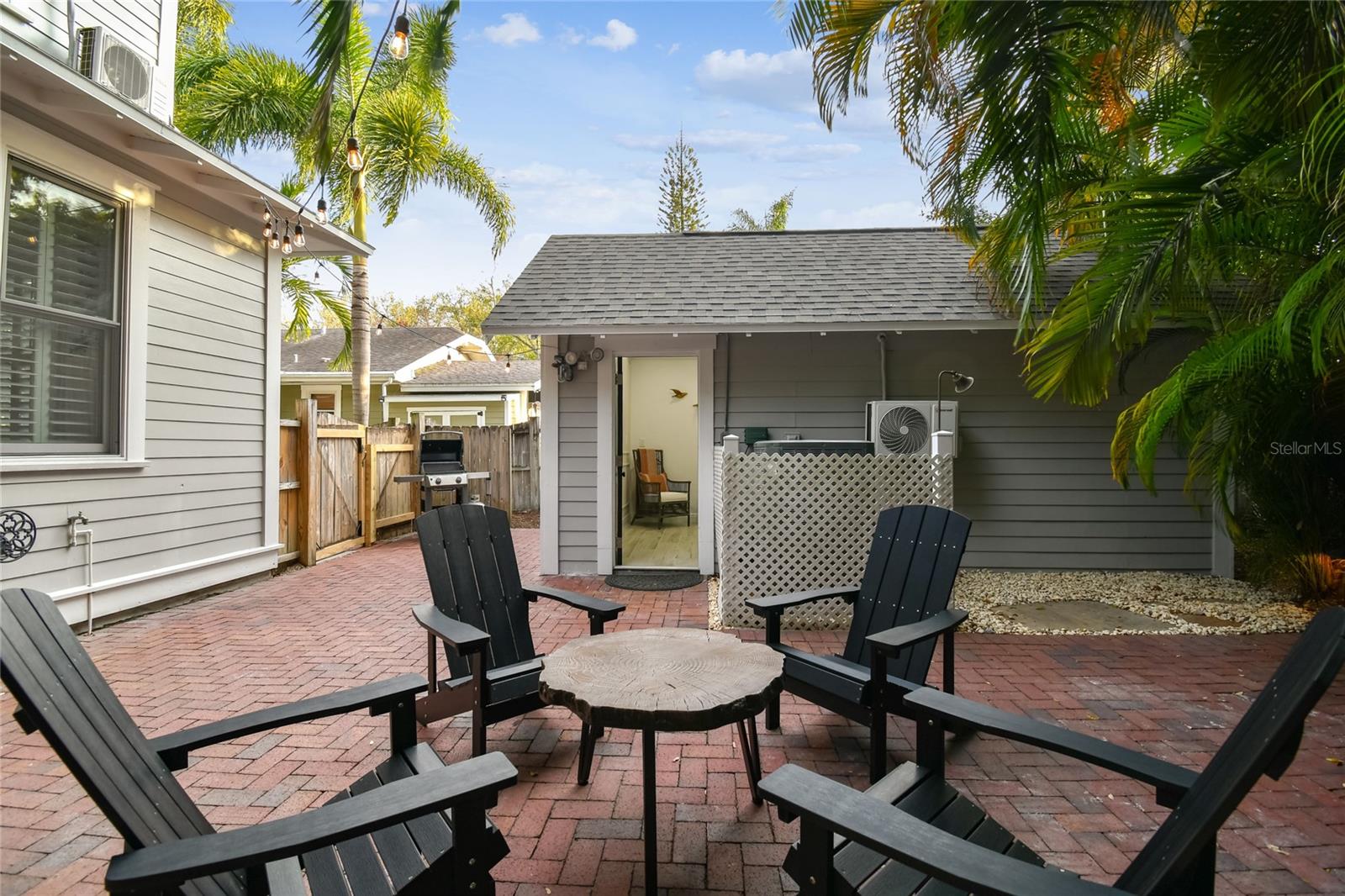 701 S PACKWOOD AVE — photo 46