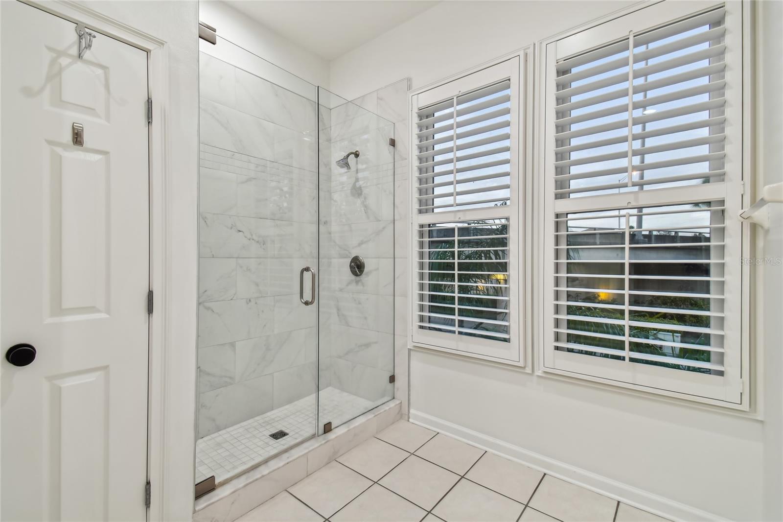 701 S PACKWOOD AVE — photo 37