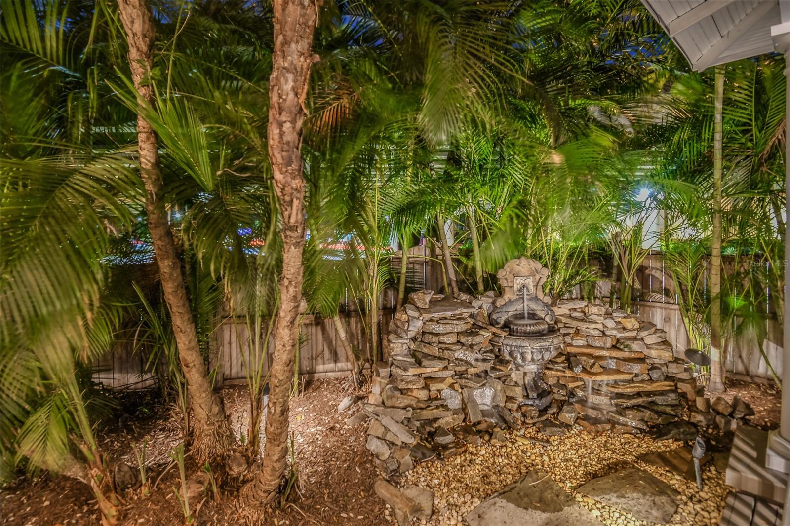 701 S PACKWOOD AVE — photo 54
