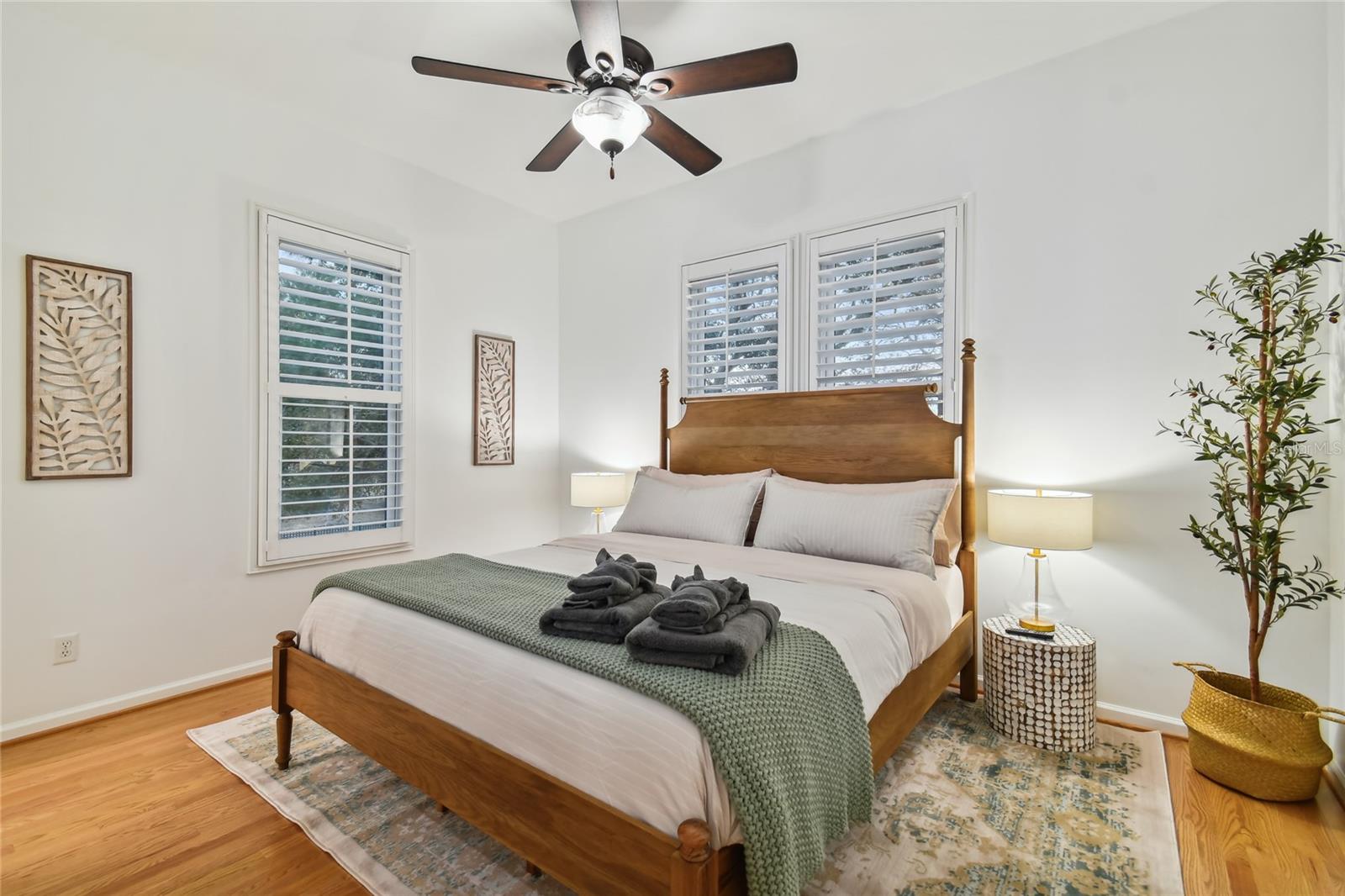 701 S PACKWOOD AVE — photo 34