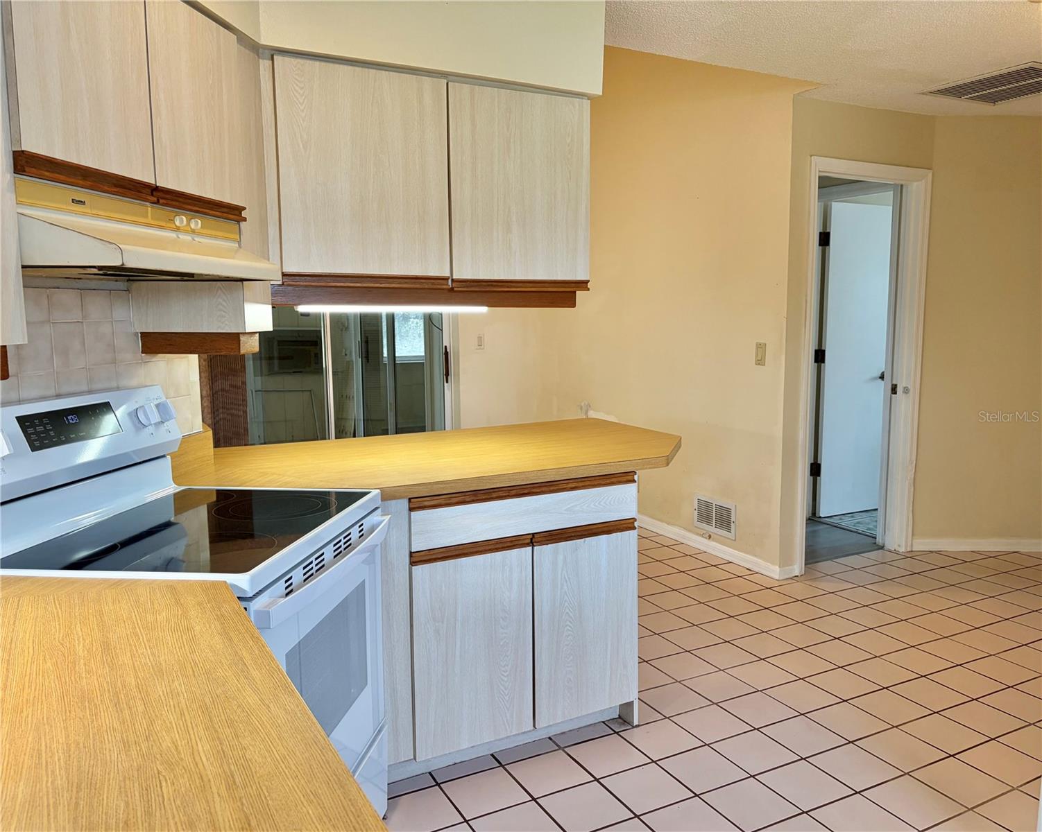 8123 BESSEMER AVE — photo 9