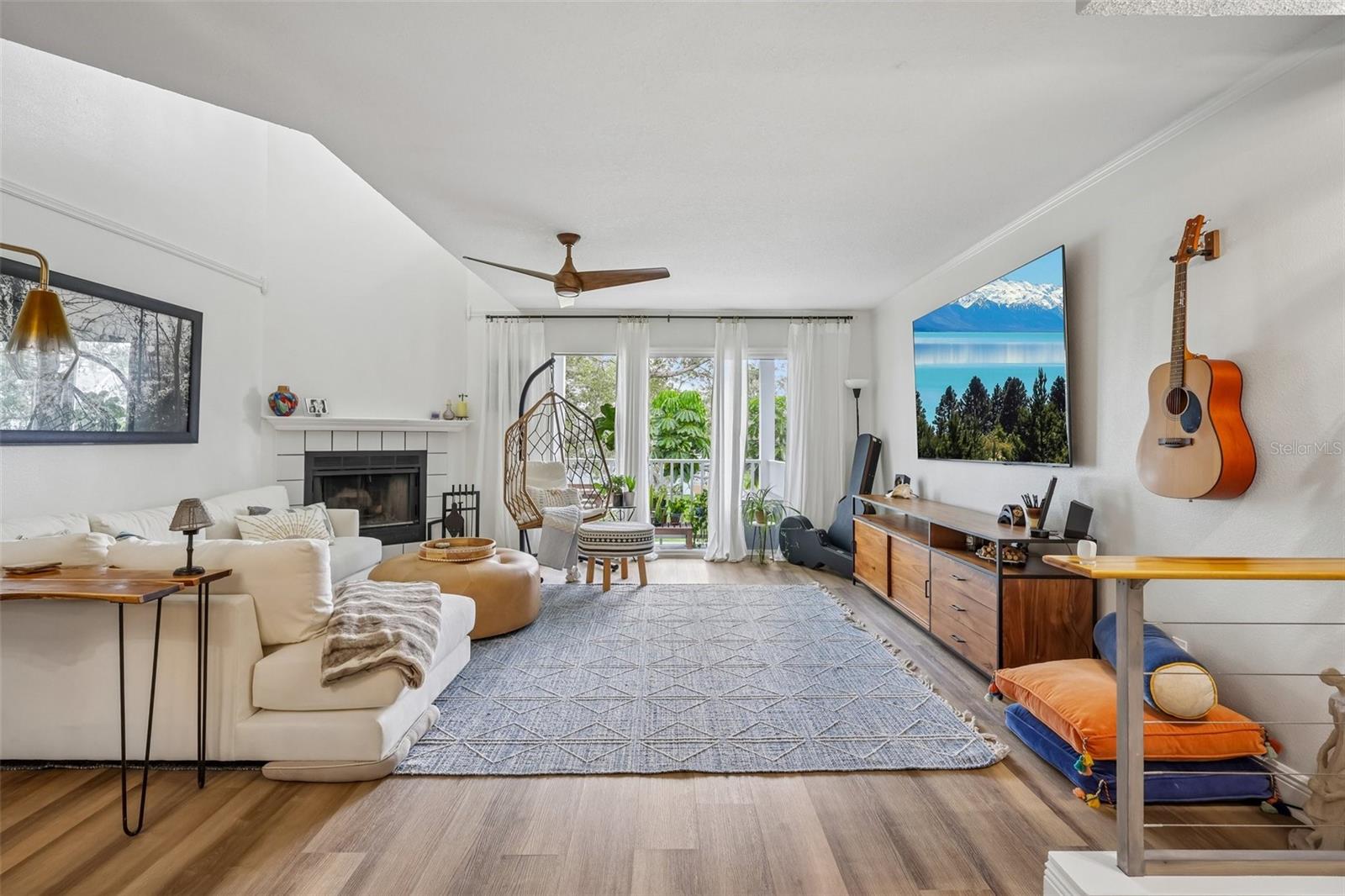 630 GARLAND CIR — photo 3