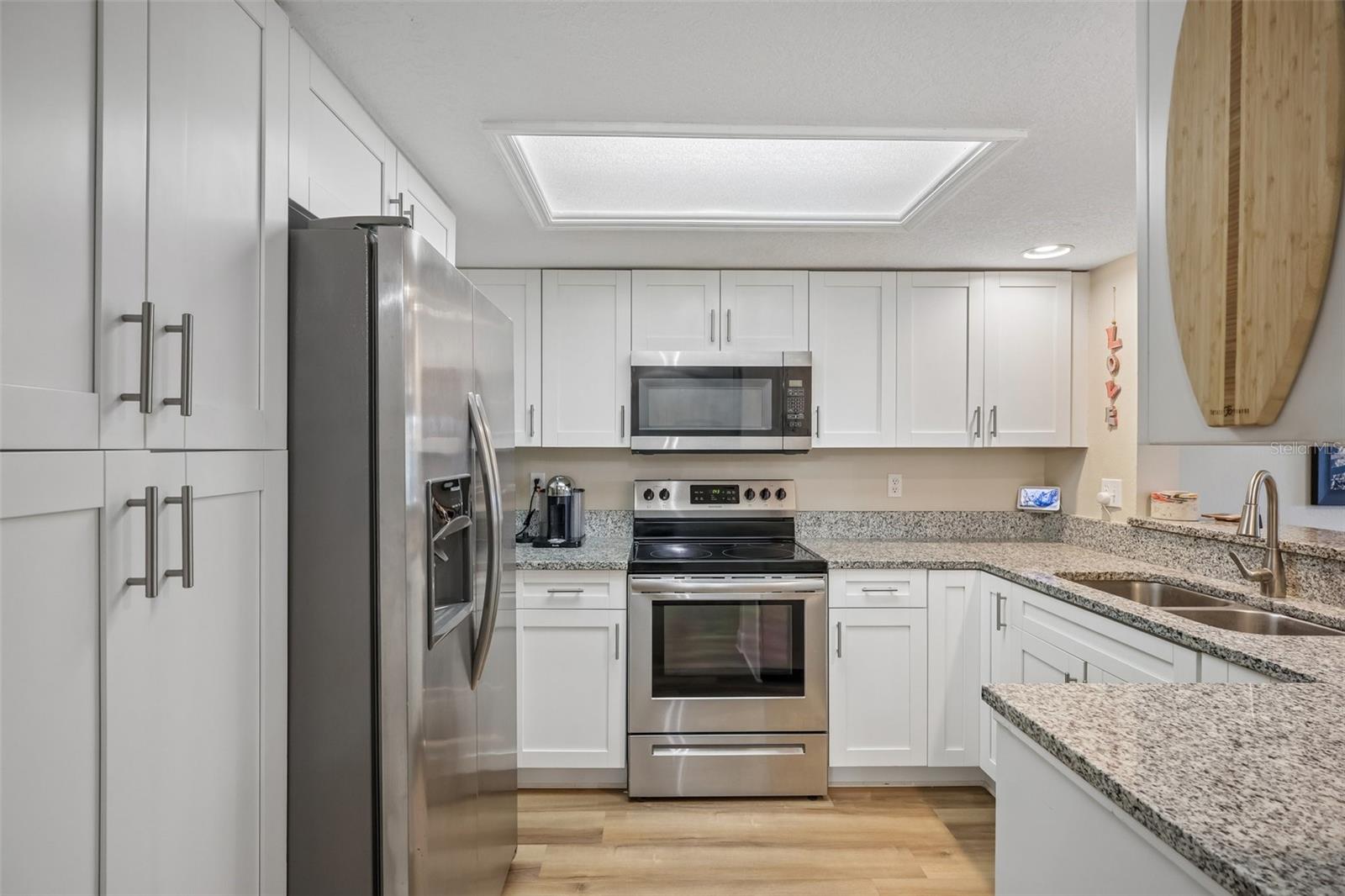 630 GARLAND CIR — photo 8