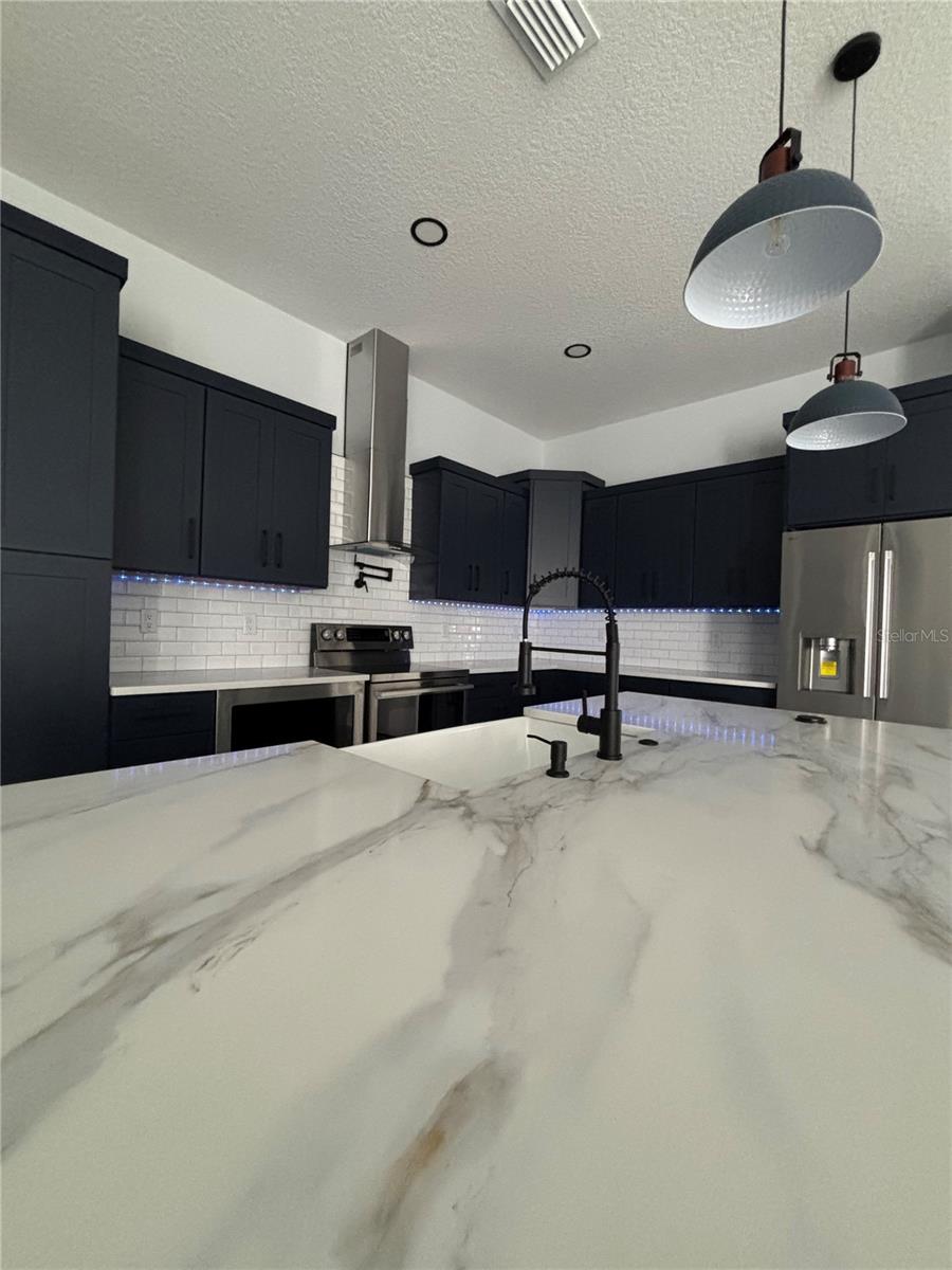 4228 FOXWOOD BLVD — photo 8