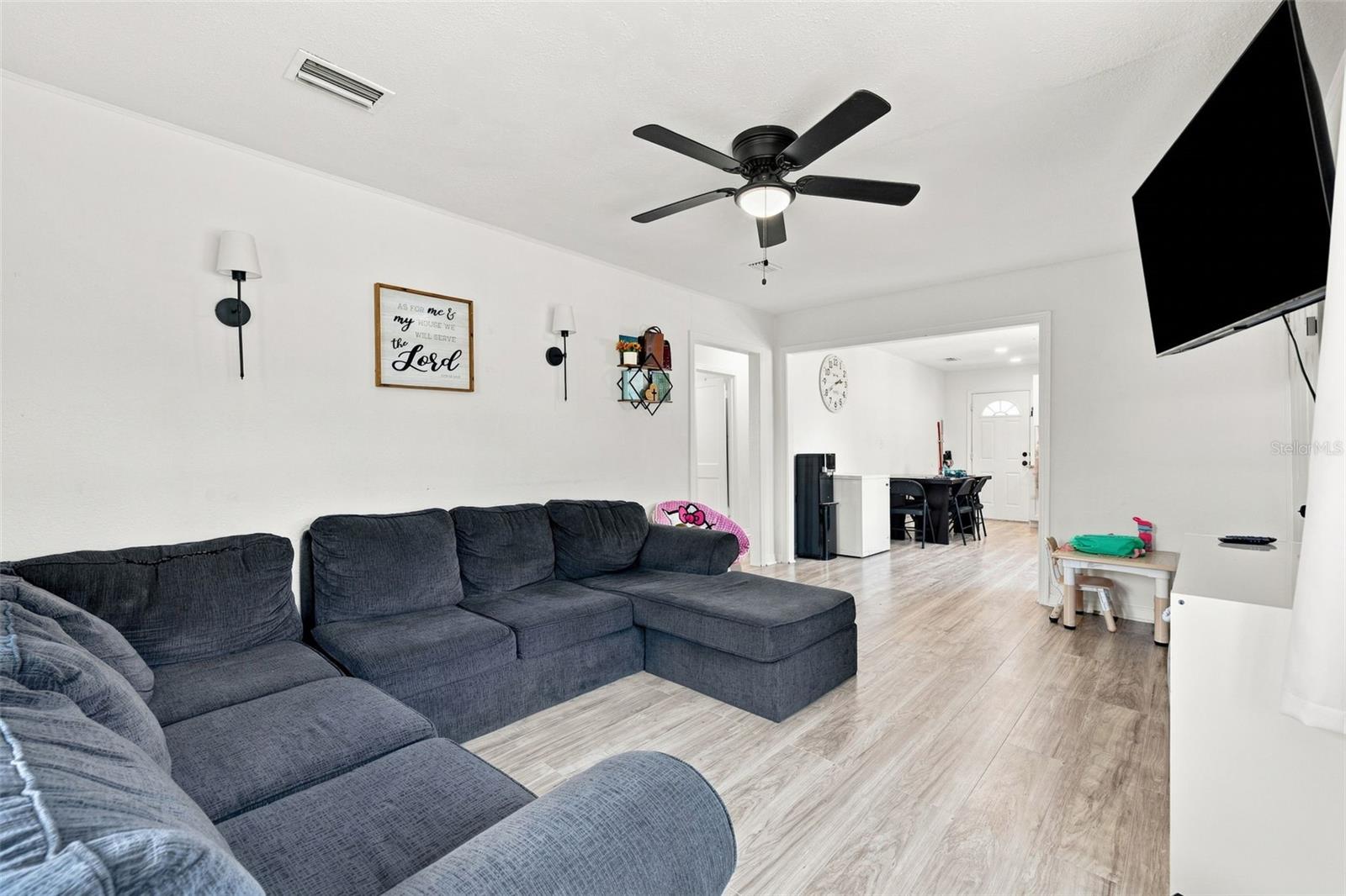 807 E ORCHID AVE — photo 5