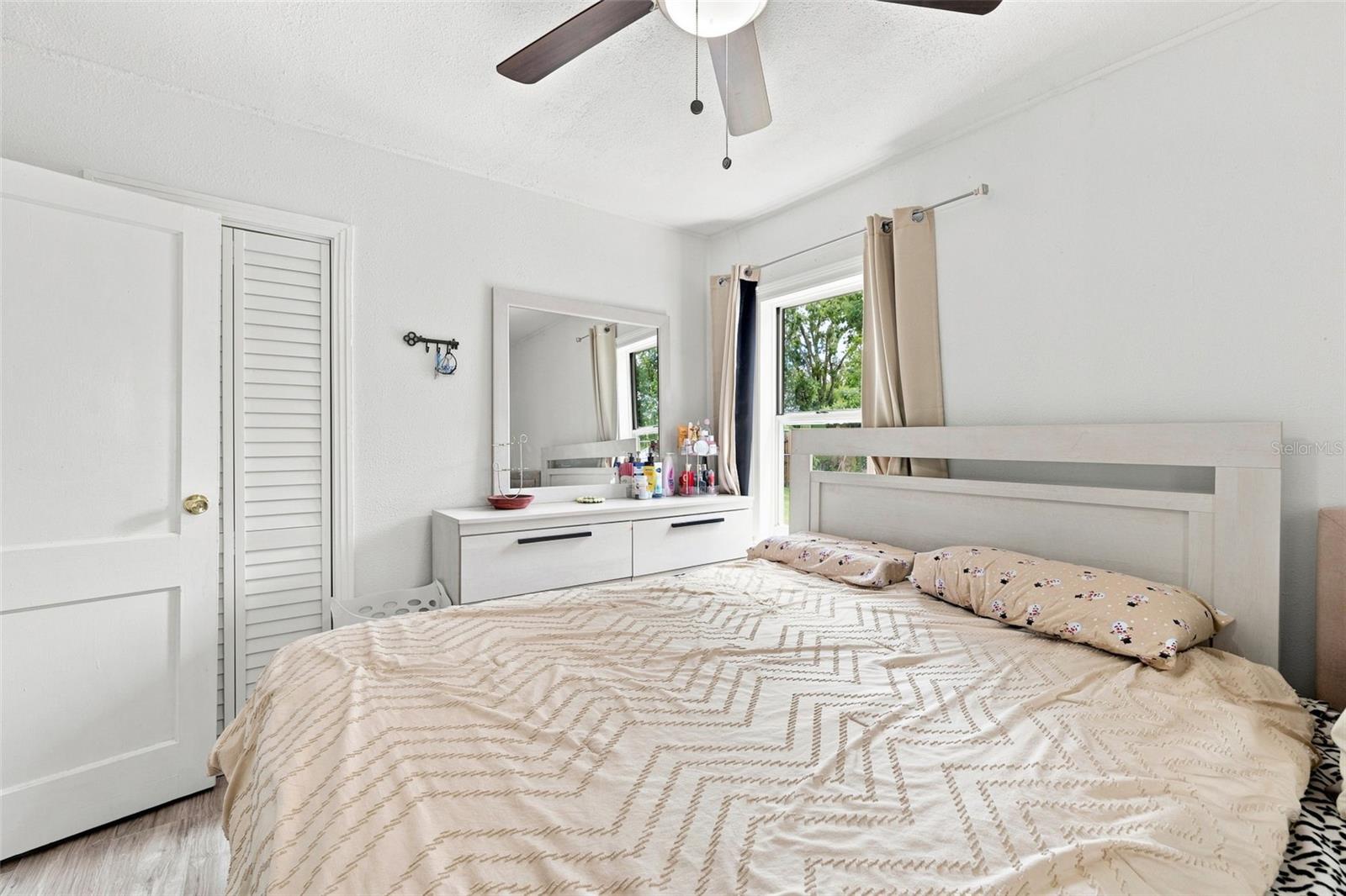 807 E ORCHID AVE — photo 14